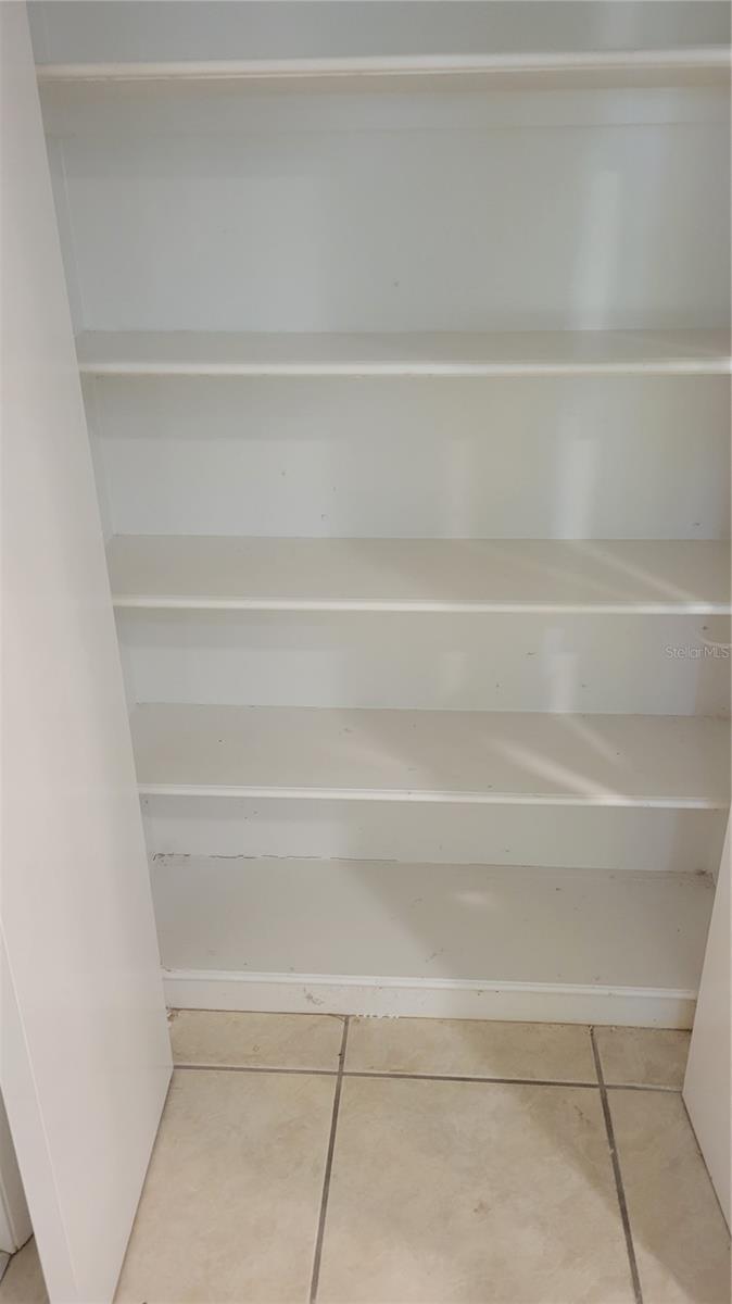 SHADOW LAKES - Residential Lease