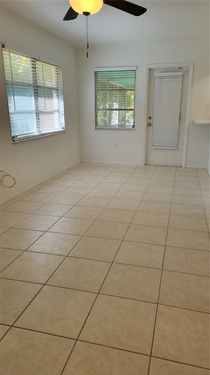 SHADOW LAKES - Residential Lease