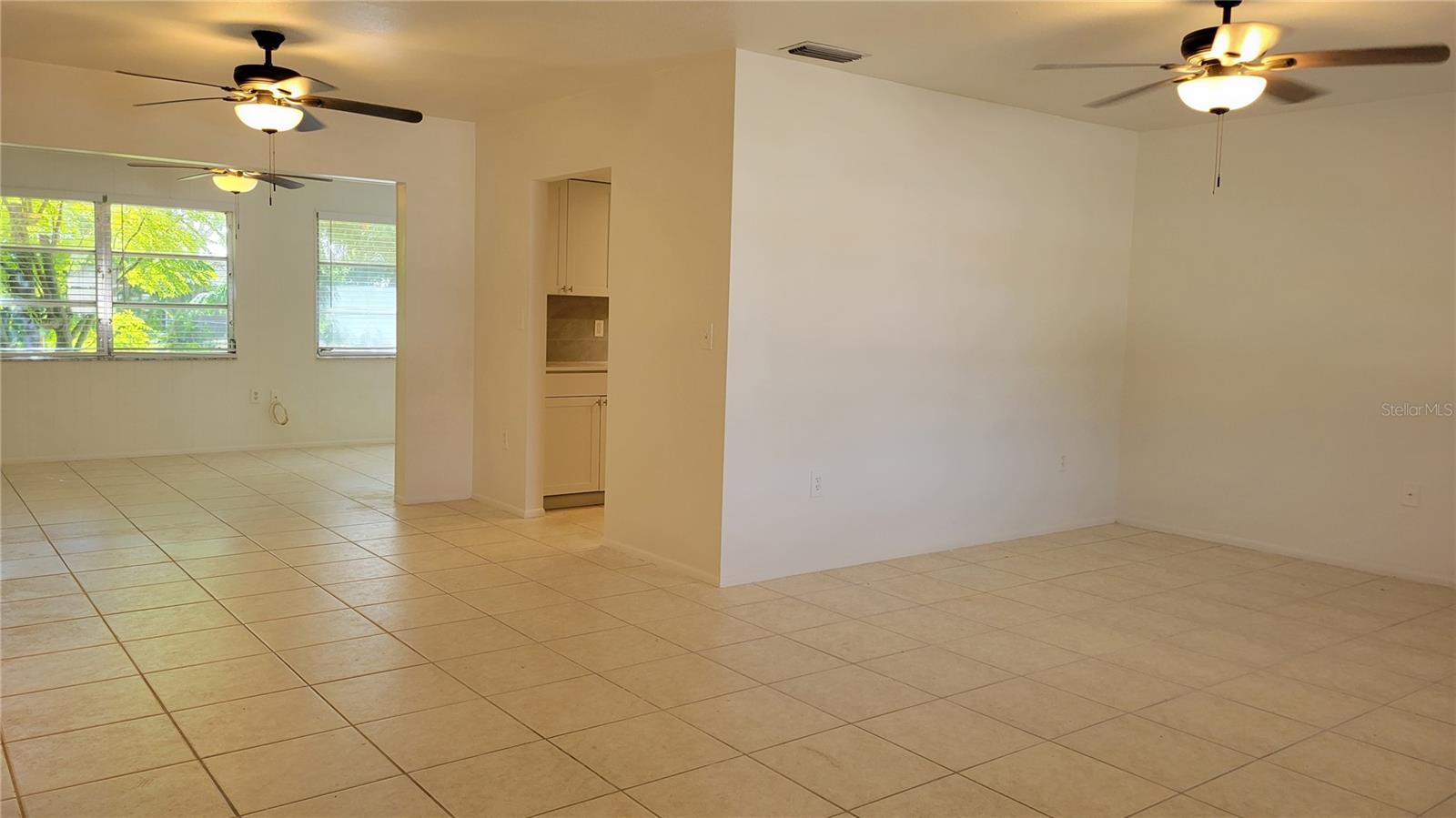 SHADOW LAKES - Residential Lease