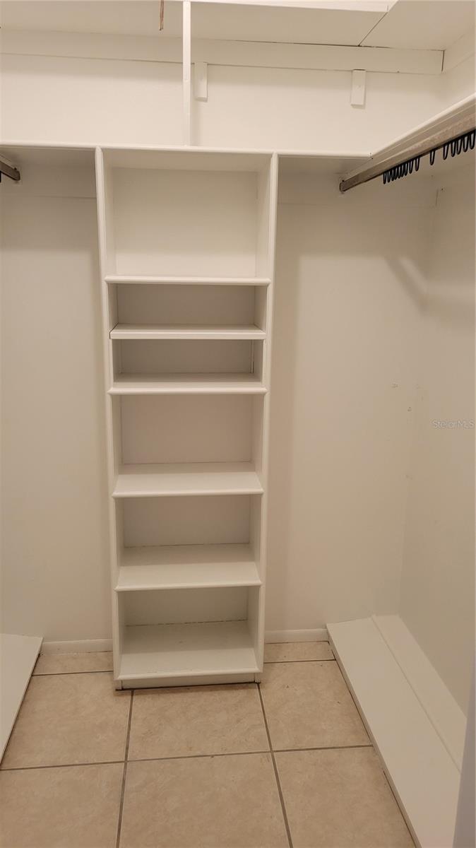 SHADOW LAKES - Residential Lease