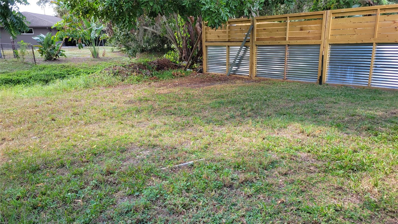 SHADOW LAKES - Residential Lease