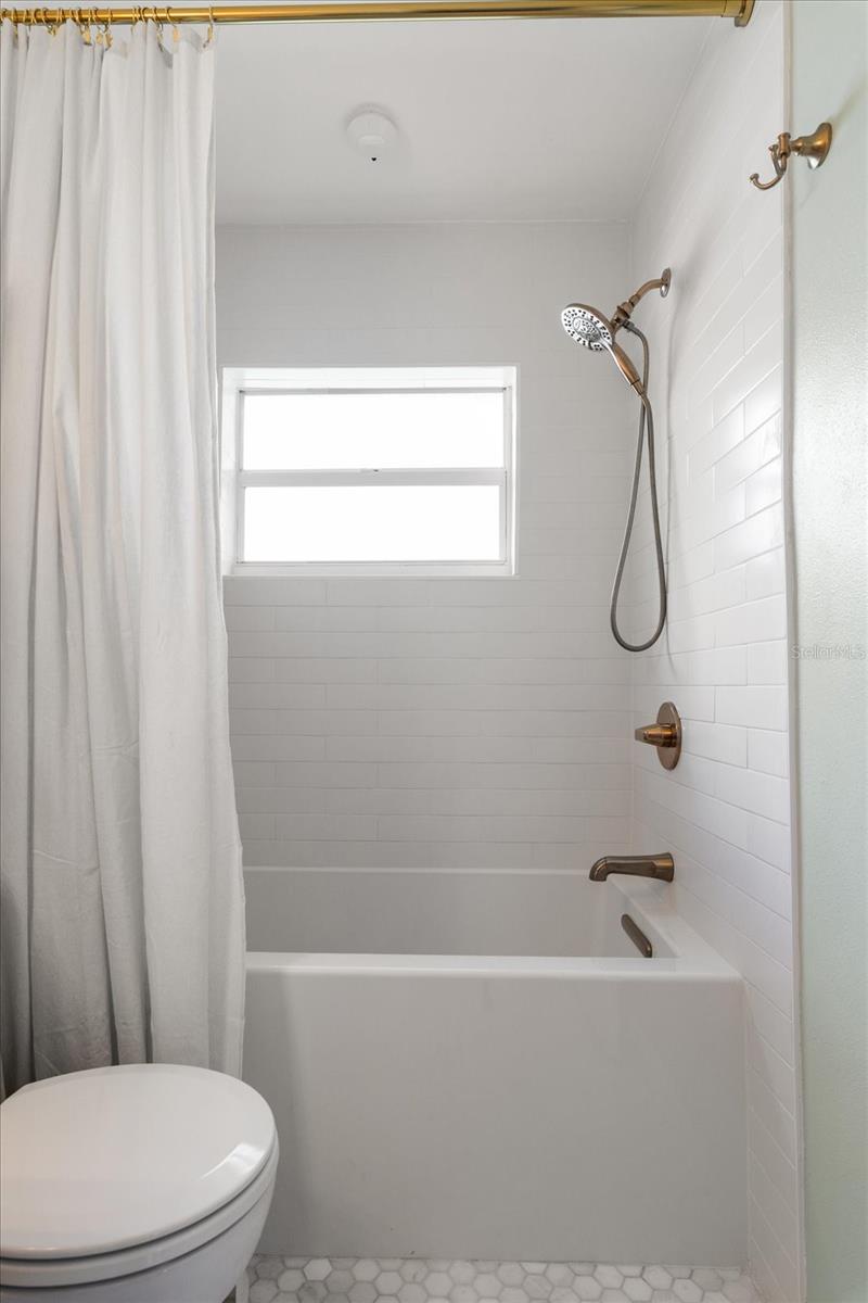 SUN HAVEN HOMES UNIT 3 BLK 16, LOT13 - Residential