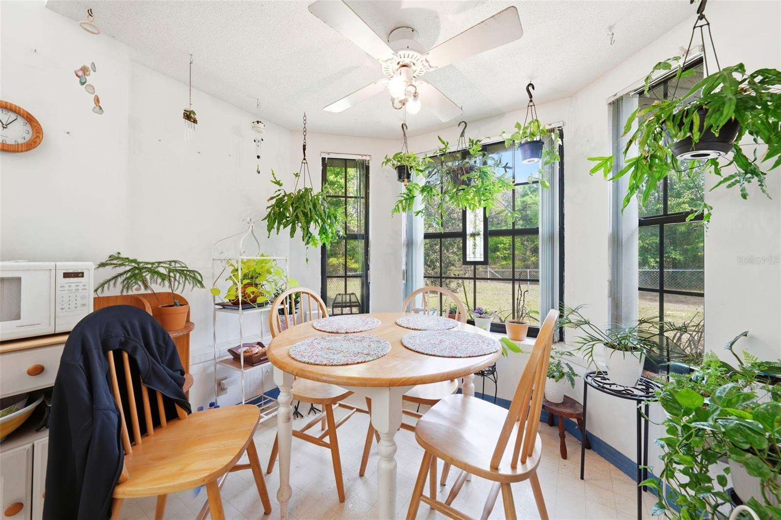 MEADOW OAKS UNREC - Residential