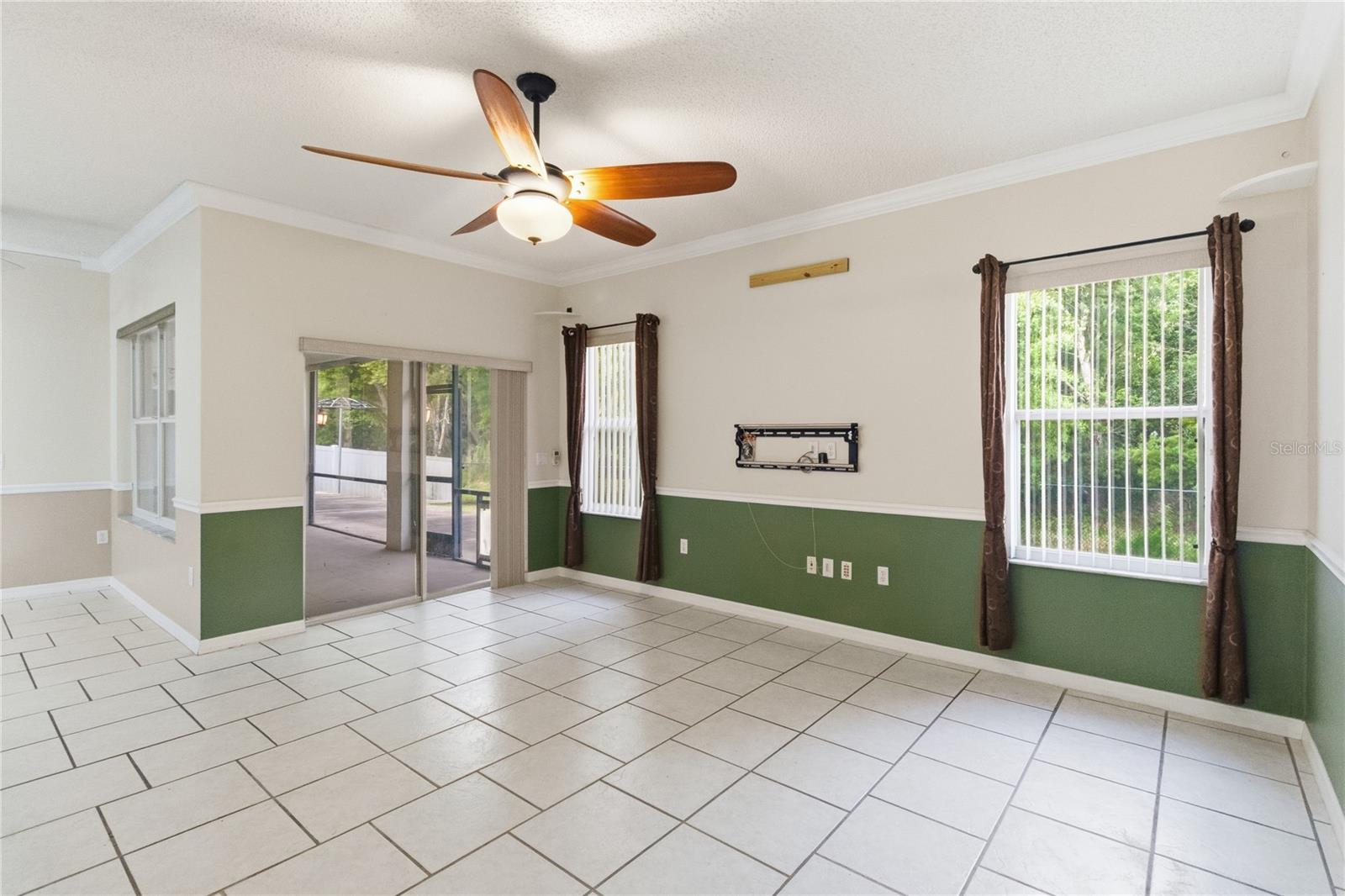 DAHLIA RESERVE AT CRESCENT LAKES - Residential