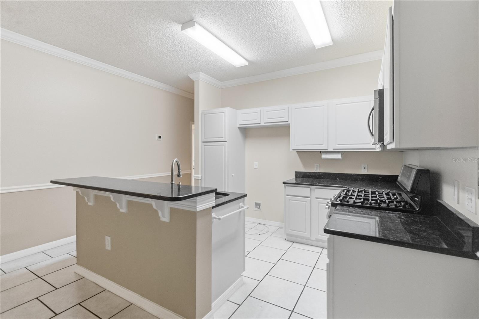 DAHLIA RESERVE AT CRESCENT LAKES - Residential