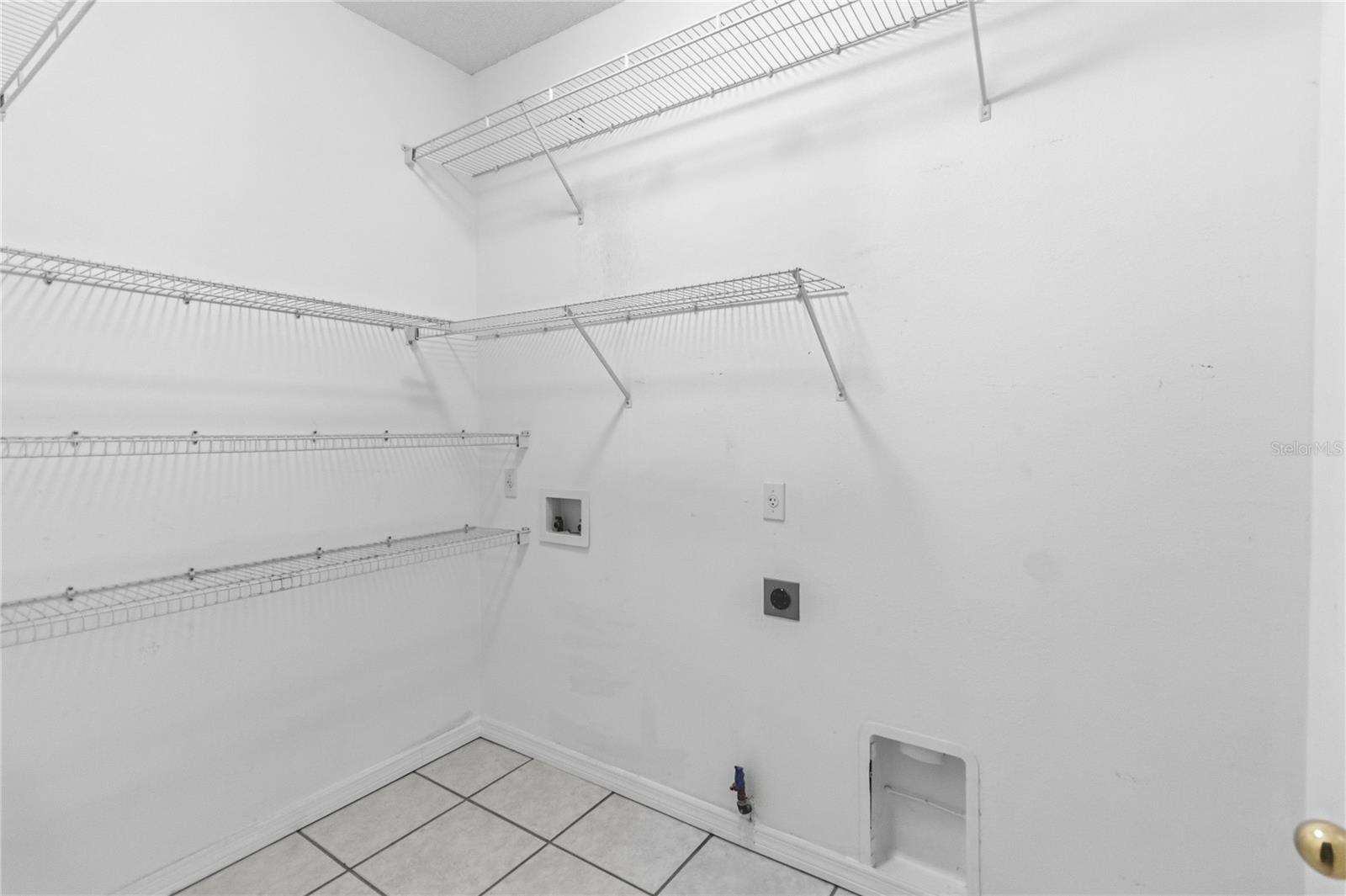 DAHLIA RESERVE AT CRESCENT LAKES - Residential