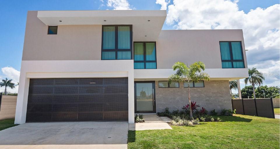Riviera Parkview represents unique style and great taste. Located in Riviera,
the most complete and innovative master planned community in the San Juan
Metro Area, these spacious residences stand out due to their design, functional
spaces, fine details and VRM’s focus on construction quality standards.
In Rivera Parkview, VRM presents two residential models and an innovative
FLEX design concept that adapts to the preferences and needs of each family.
The residences designed with this concept allow you to easily convert a large
space in the first floor into a primary or secondary master bedroom with a
spacious bathroom and walk-in closet. The space also lends itself for a
comfortable guest room, studio, office, playroom, bar lounge, or even a
gymnasium. Your imagination will give life to the FLEX space in Riviera.
Understanding that needs vary, not only between owners, but through time,
VRM’s FLEX design is ideal at adapting to the changing needs of the future.
No matter your current layout choice, if in the future your needs change,
you can convert the FLEX area into a master bedroom in the first floor,
thus avoiding the stairs.
The FLEX design gives you the advantages of a two-story house, that allows
for greater use of the patio area and the convenience of a single-story
house with the possibility of a master bedroom on the first level.
As part of the innovation in design that is a trademark of VRM Companies, Riviera Parkview launches the Monaco FLEX model, developed to address the preferences and needs of each individual family. We understand that not only does each family have its own particular needs, but that these also vary through time. The Monaco Flex will give you the ability to convert two of the spaces in the house into a main bedroom, office, studio, gym, or simply a second family room.