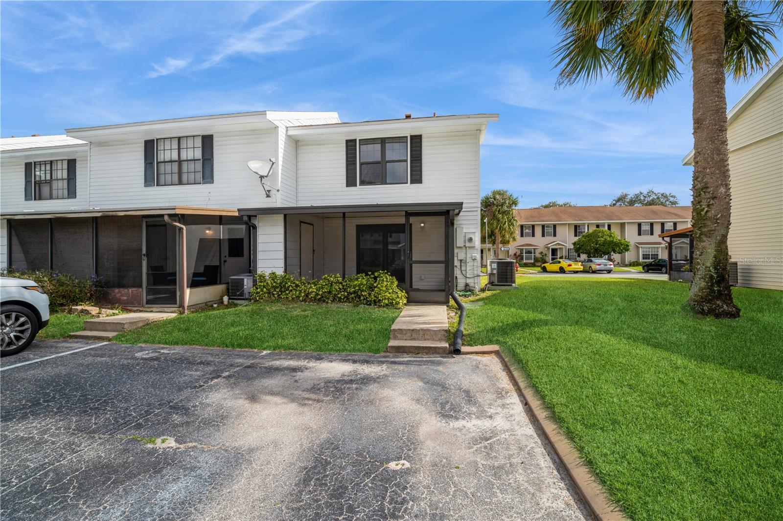 WINDSOR PARK TOWNHOMES - Residential