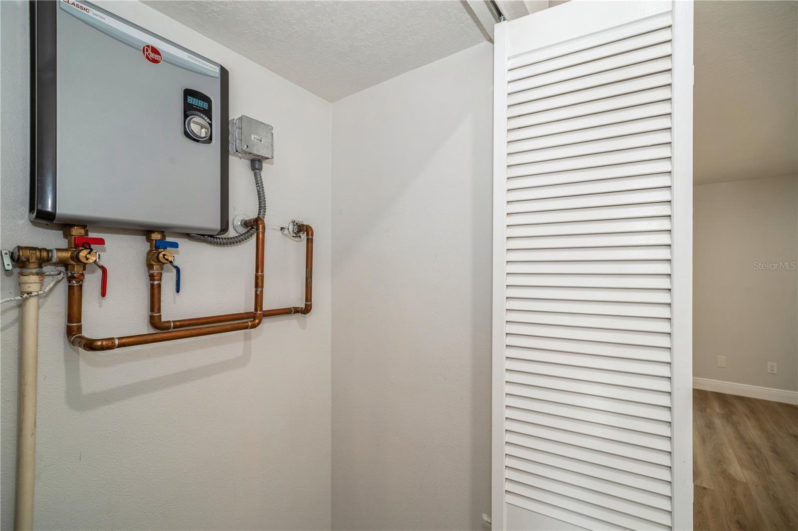 WINDSOR PARK TOWNHOMES - Residential