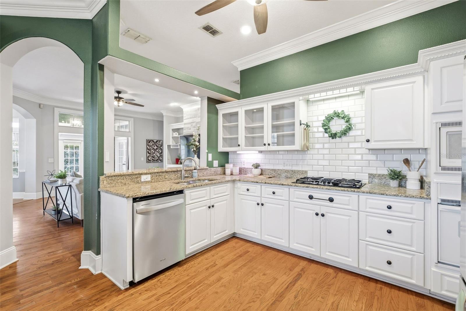 EDGEWOOD VILLAGE ON LAKE CONWAY - Residential