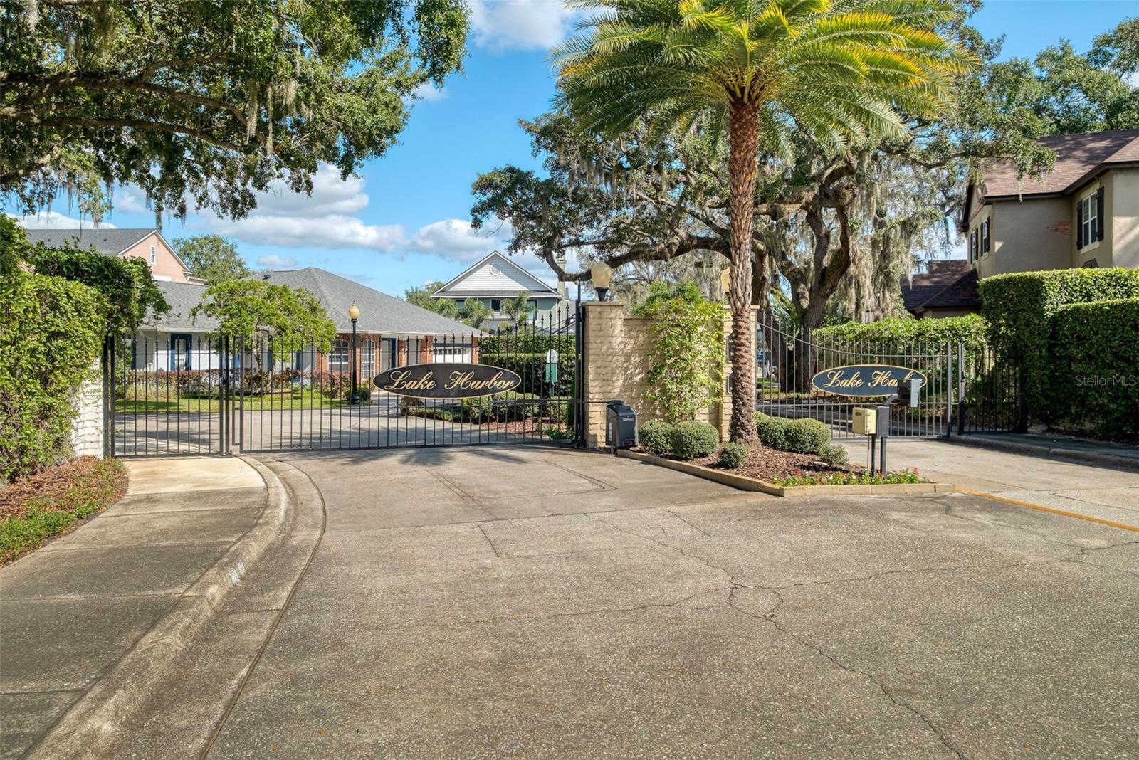 EDGEWOOD VILLAGE ON LAKE CONWAY - Residential