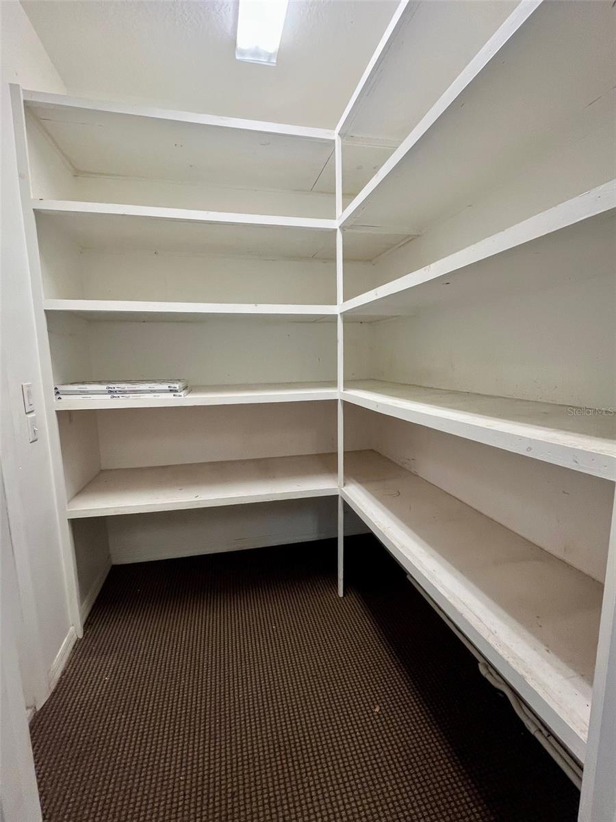 EDGEWOOD VILLAGE ON LAKE CONWAY - Residential