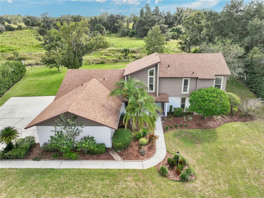 Photo of 182 Wood Hall Drive, Mulberry, FL 33860 (MLS # L4956666)