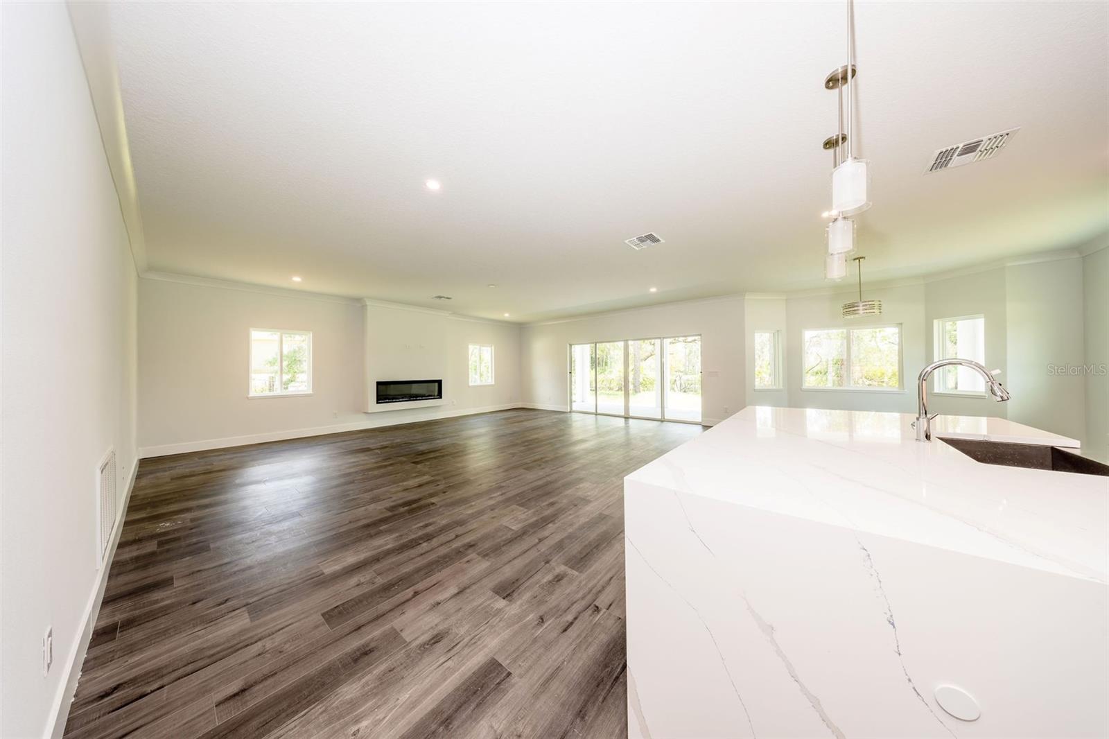 LAND LAKES UN 02 - Residential