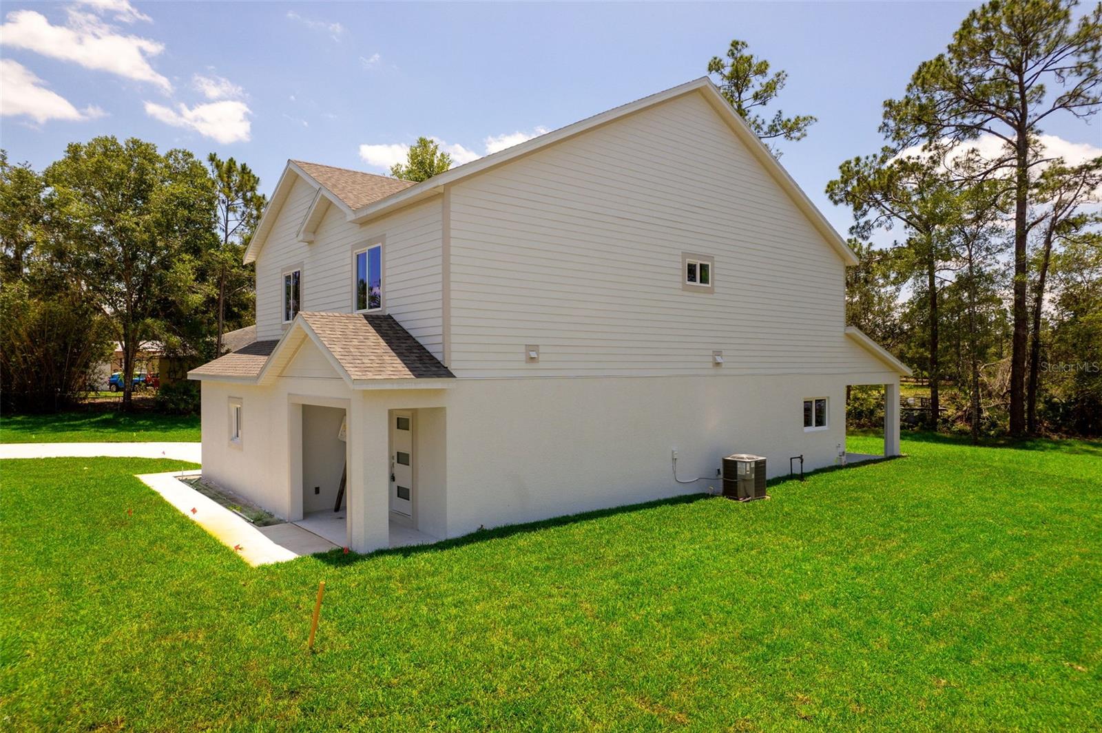 LAND LAKES UN 02 - Residential