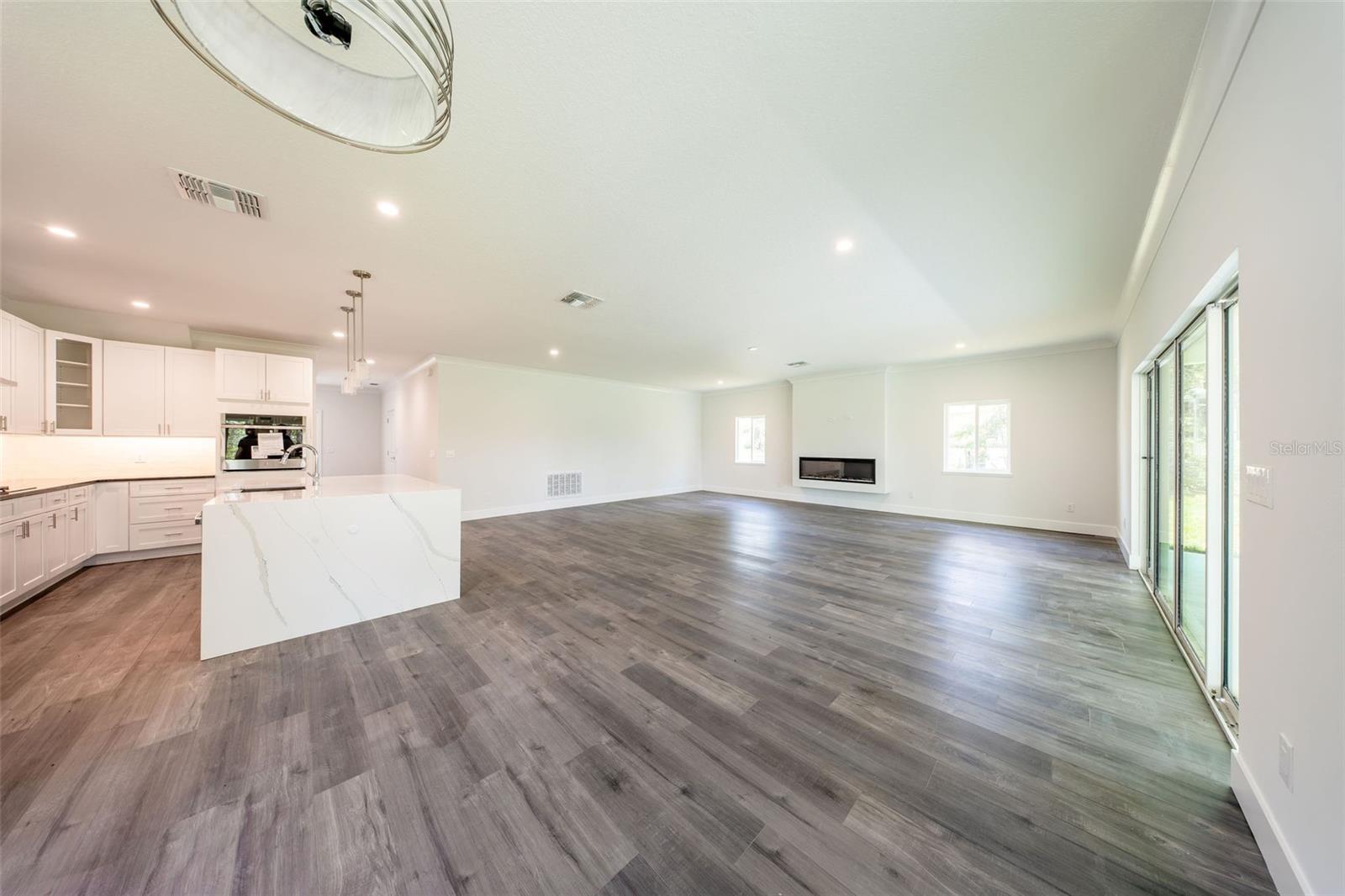 LAND LAKES UN 02 - Residential