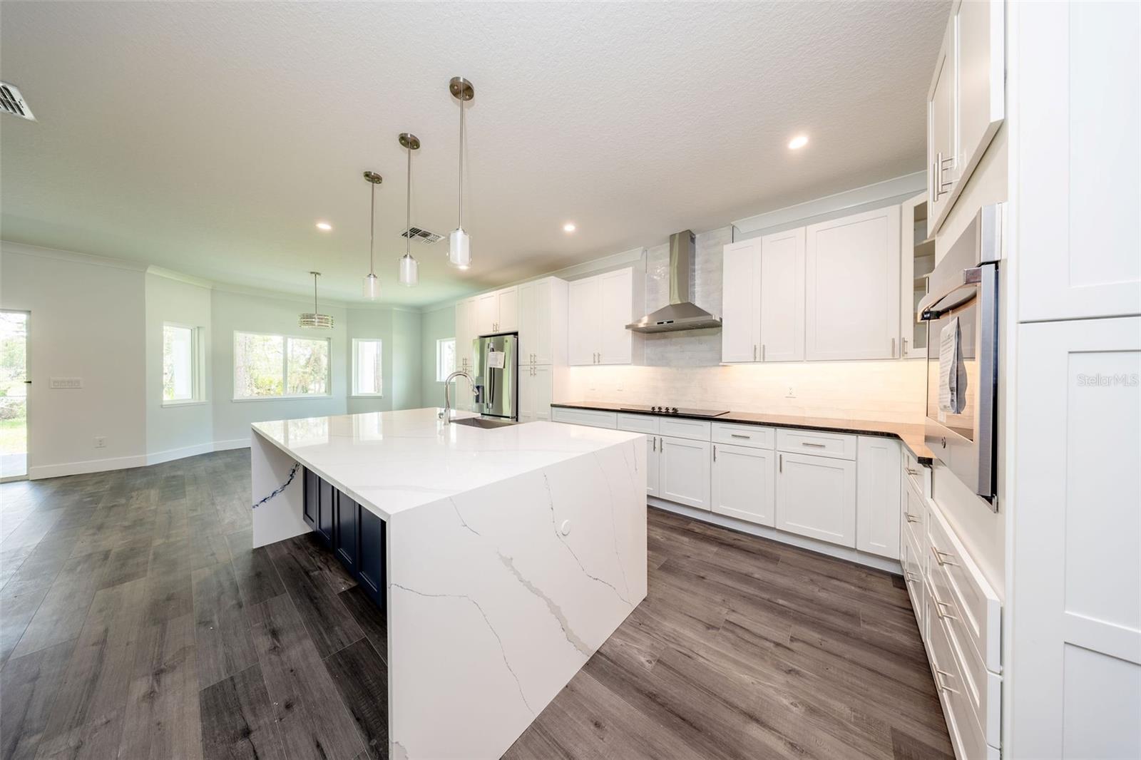 LAND LAKES UN 02 - Residential