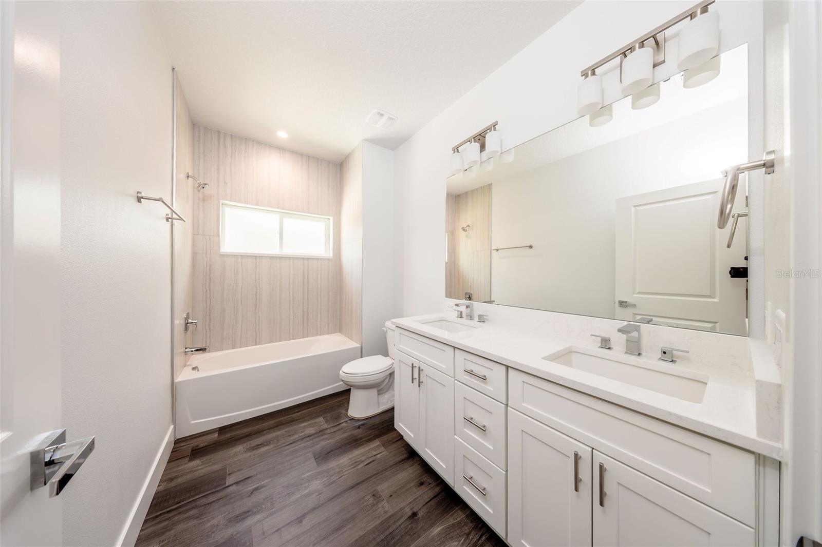 LAND LAKES UN 02 - Residential