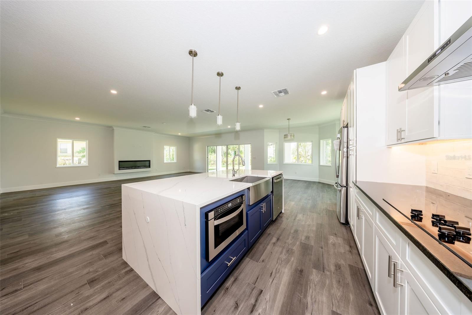 LAND LAKES UN 02 - Residential