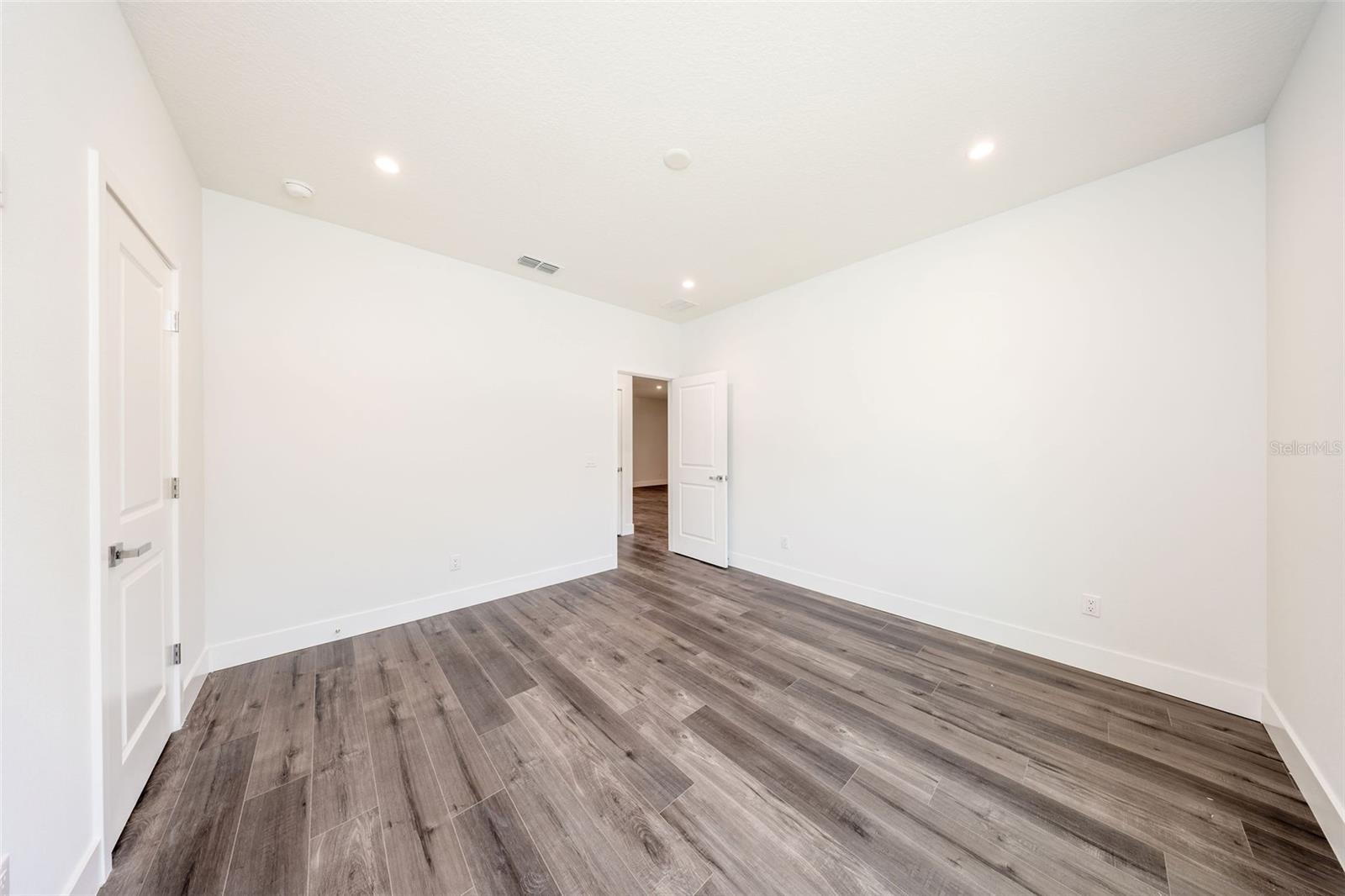 LAND LAKES UN 02 - Residential