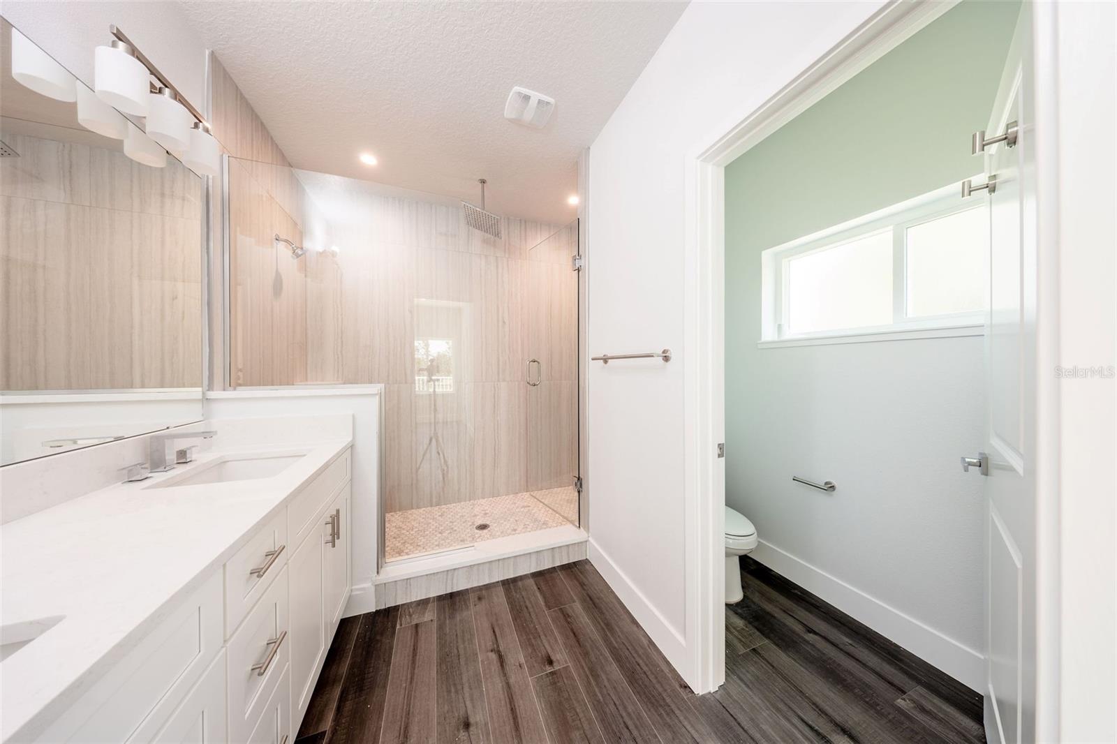 LAND LAKES UN 02 - Residential