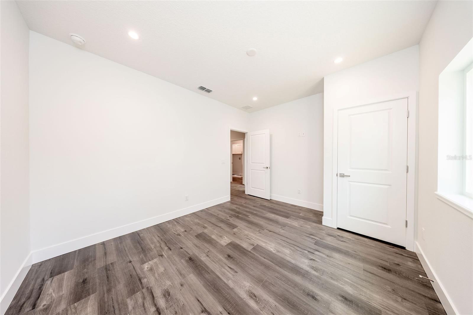 LAND LAKES UN 02 - Residential