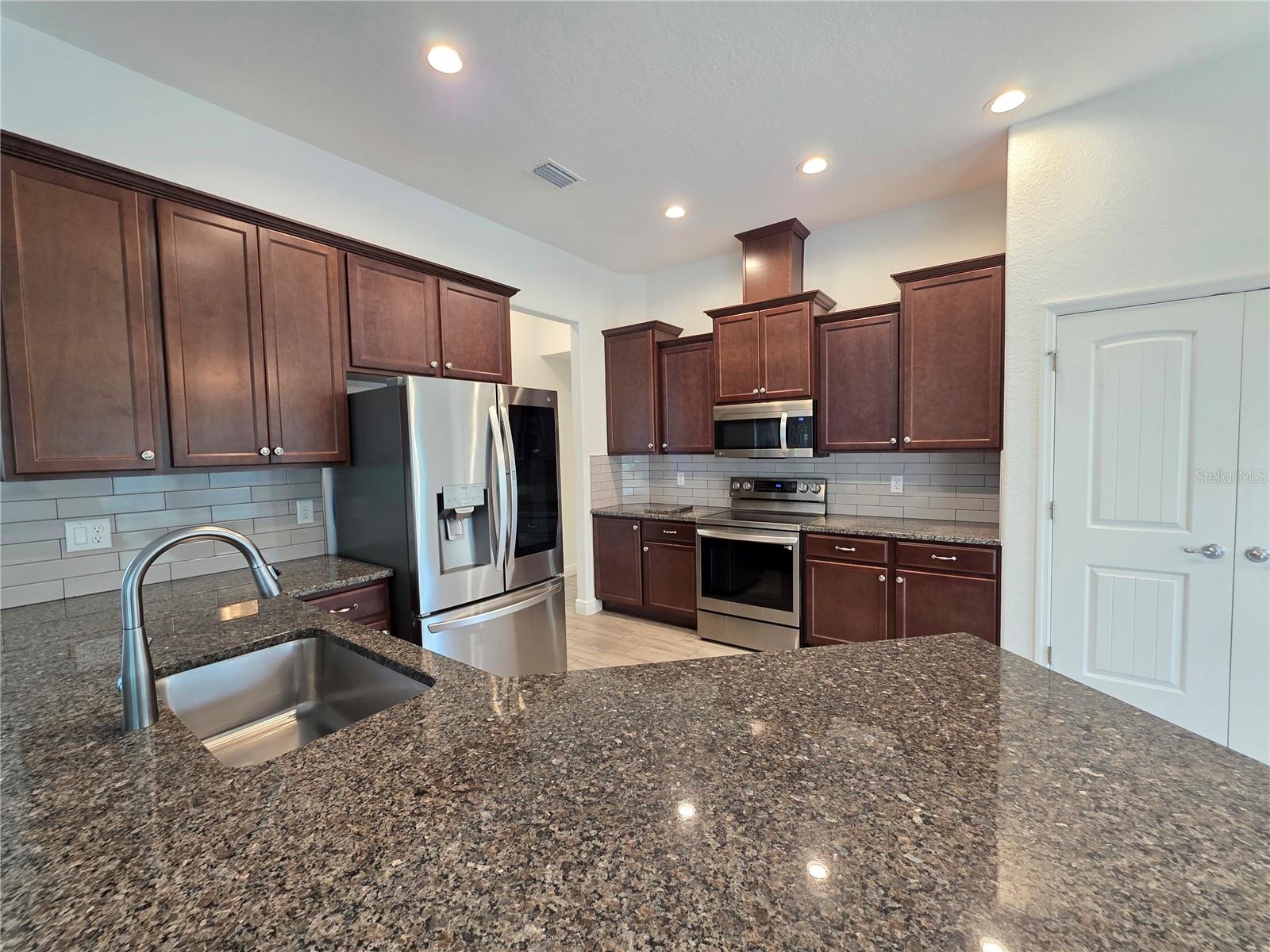 ROYAL HIGHLANDS - Residential