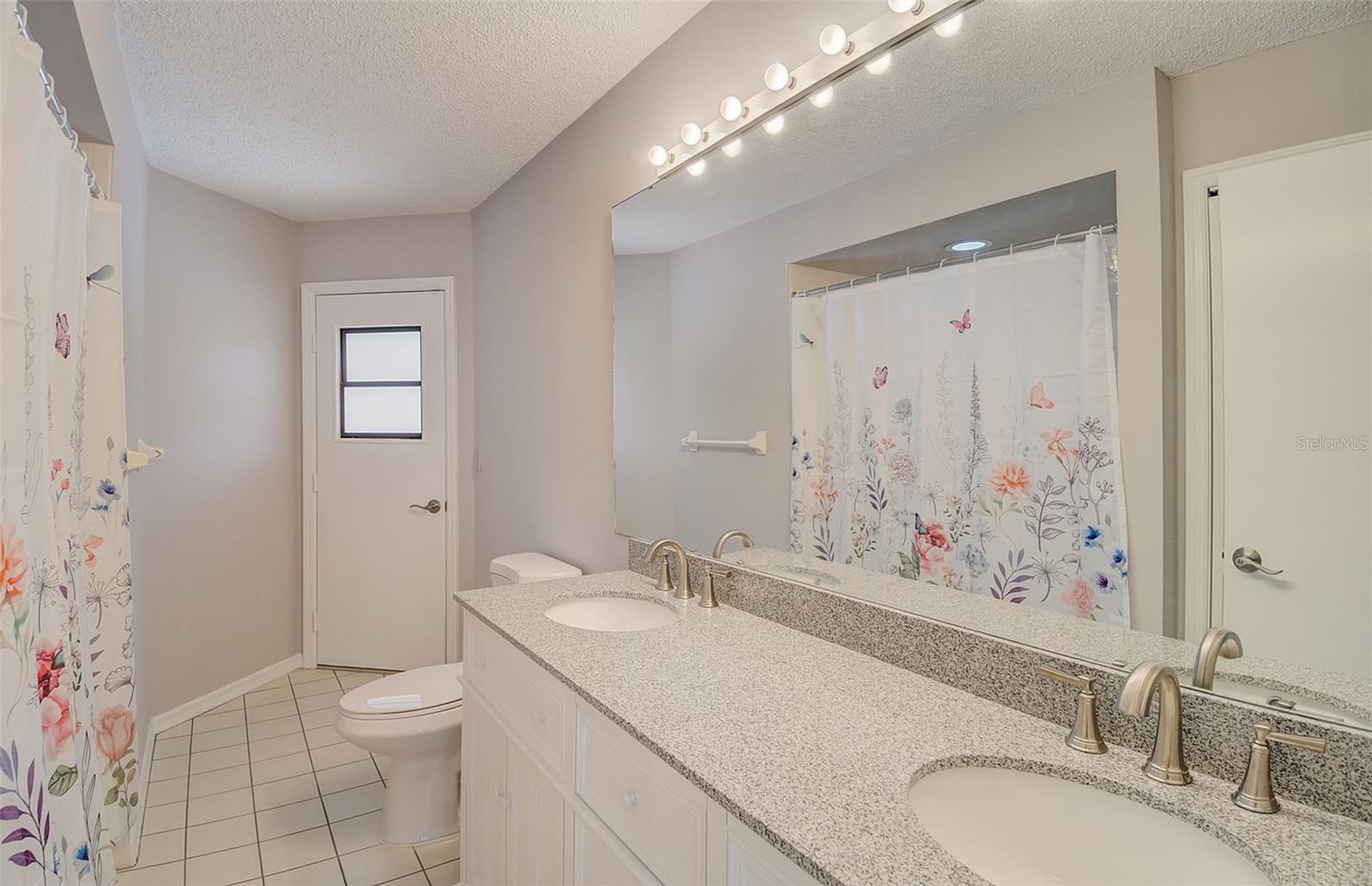 THE HIGHLANDS - Residential