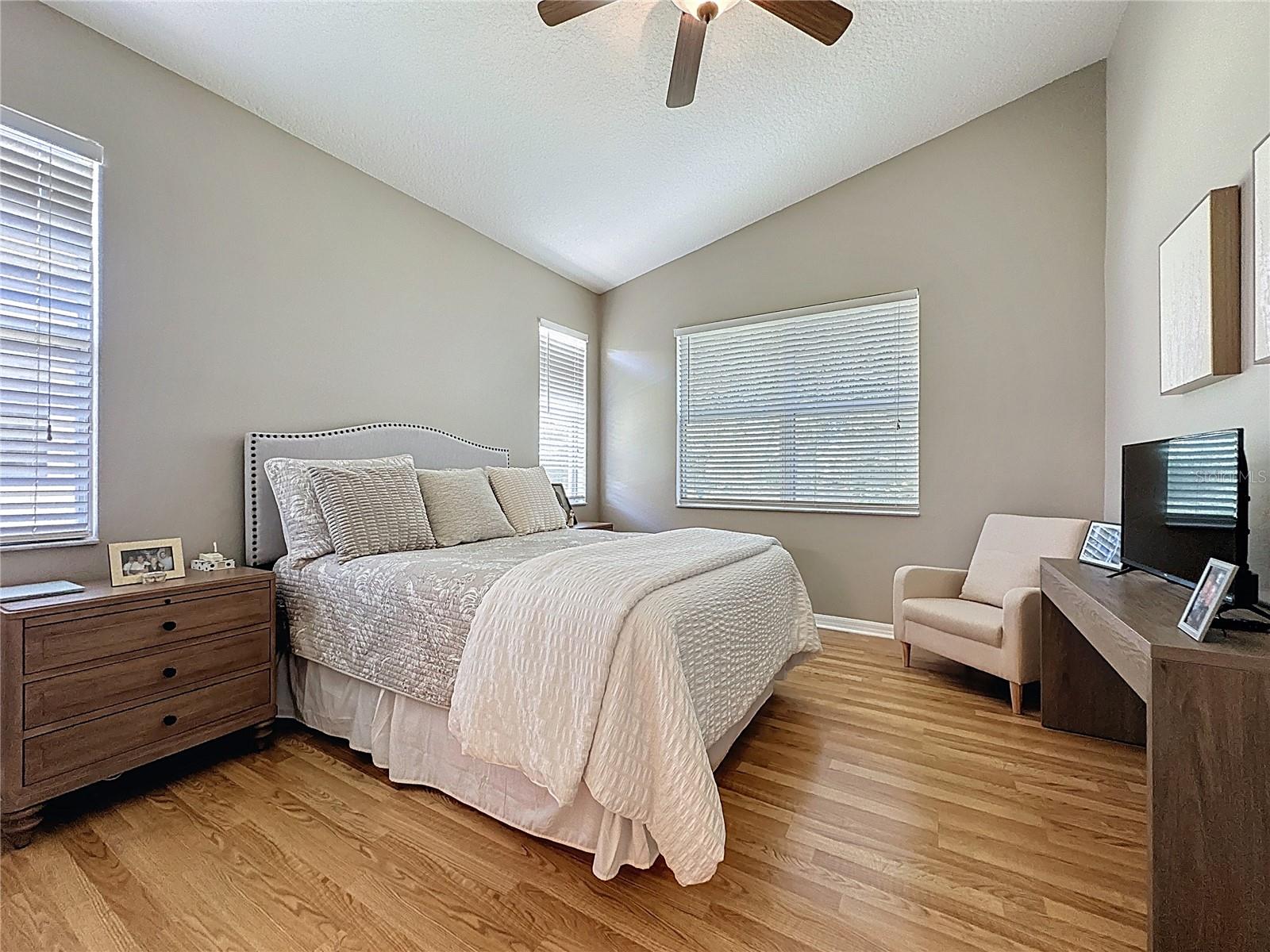 CASCADES OF GROVELAND (TRILOGY) - Residential