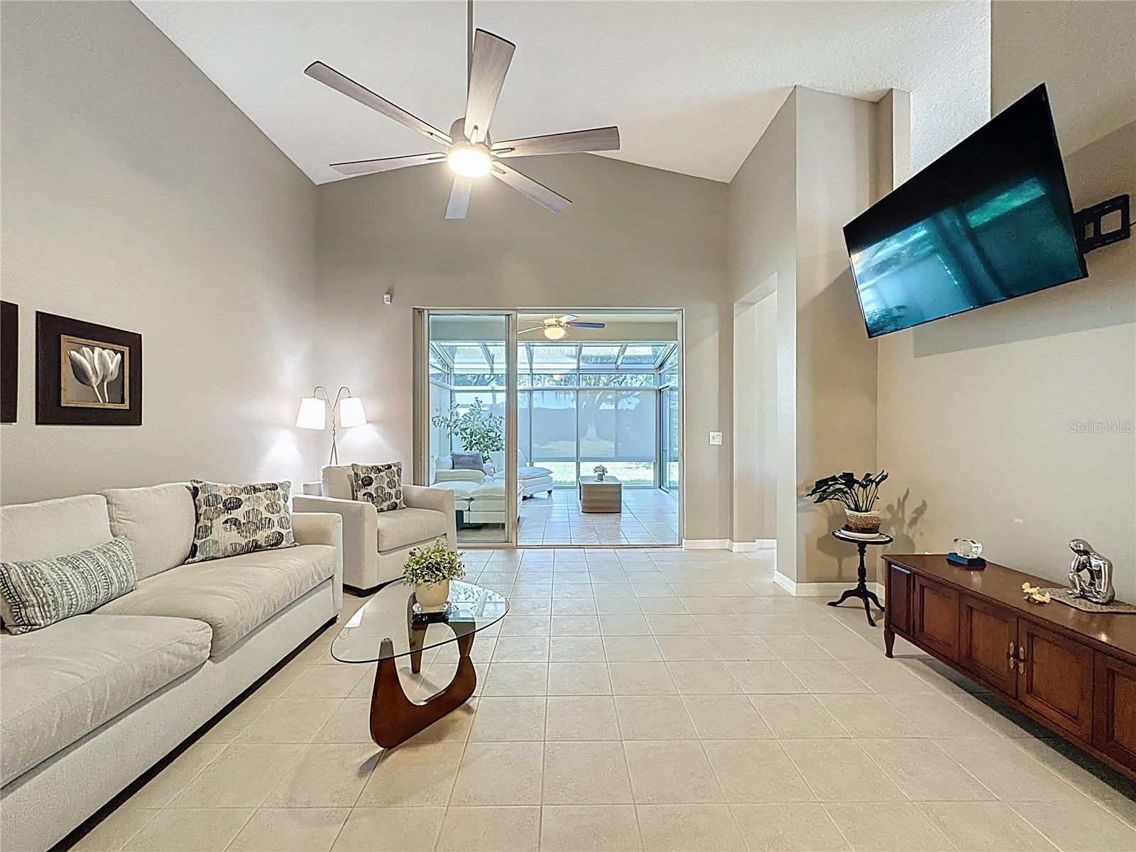 CASCADES OF GROVELAND (TRILOGY) - Residential