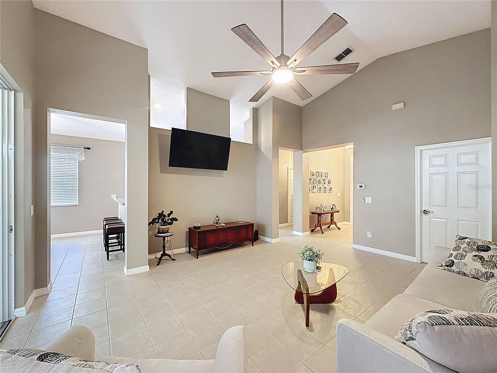 CASCADES OF GROVELAND (TRILOGY) - Residential