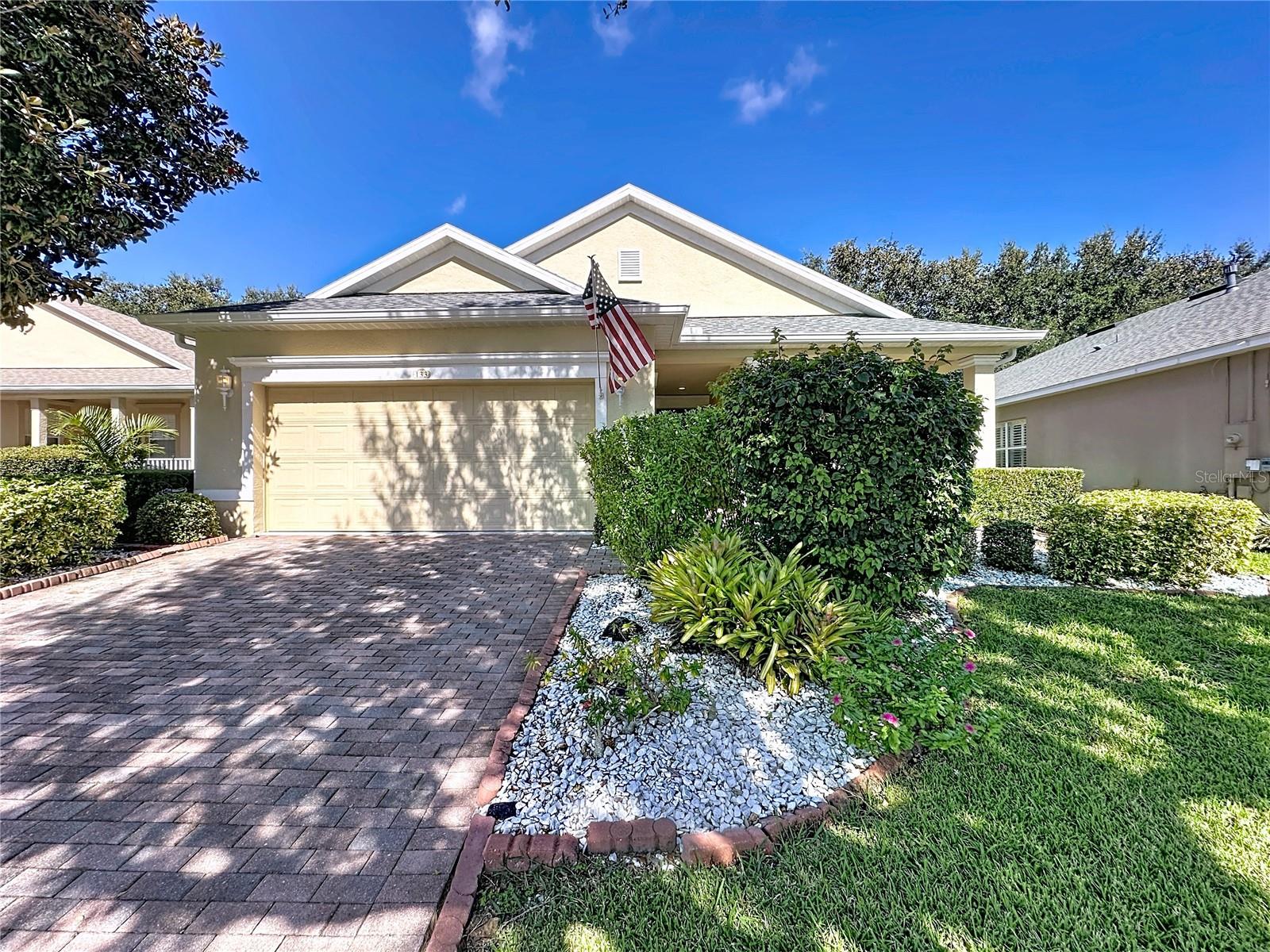 CASCADES OF GROVELAND (TRILOGY) - Residential