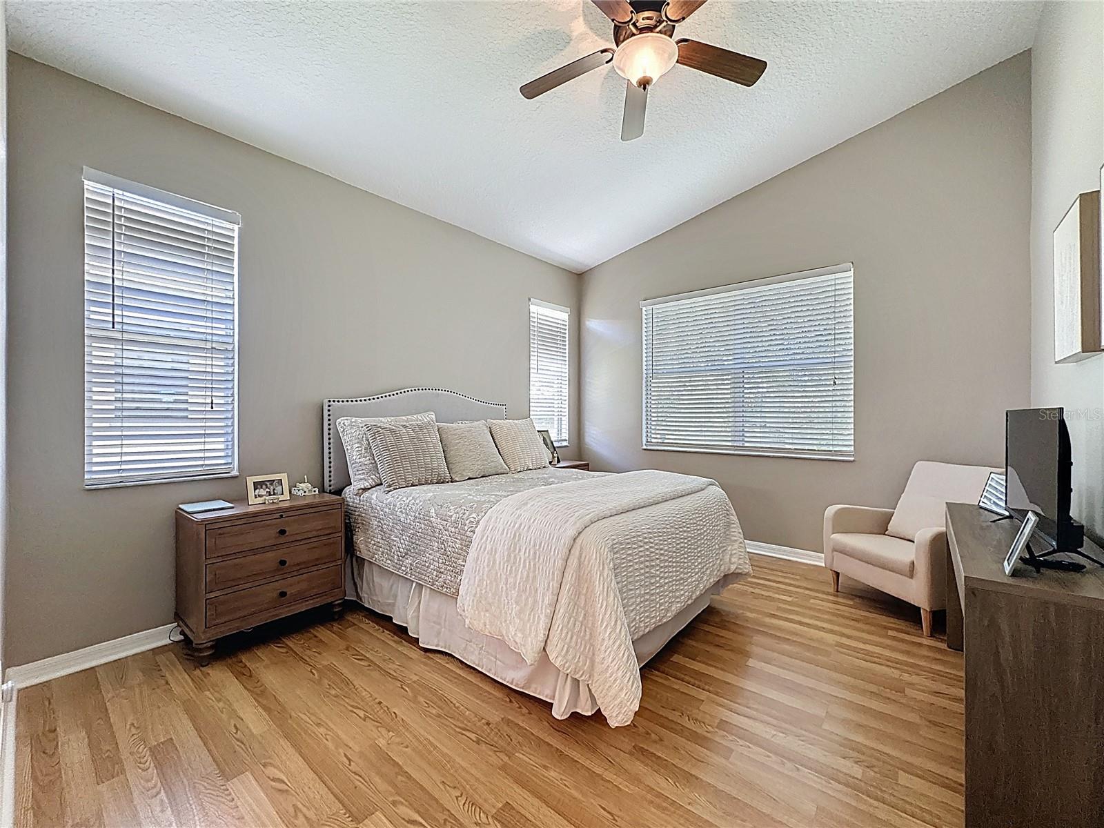 CASCADES OF GROVELAND (TRILOGY) - Residential