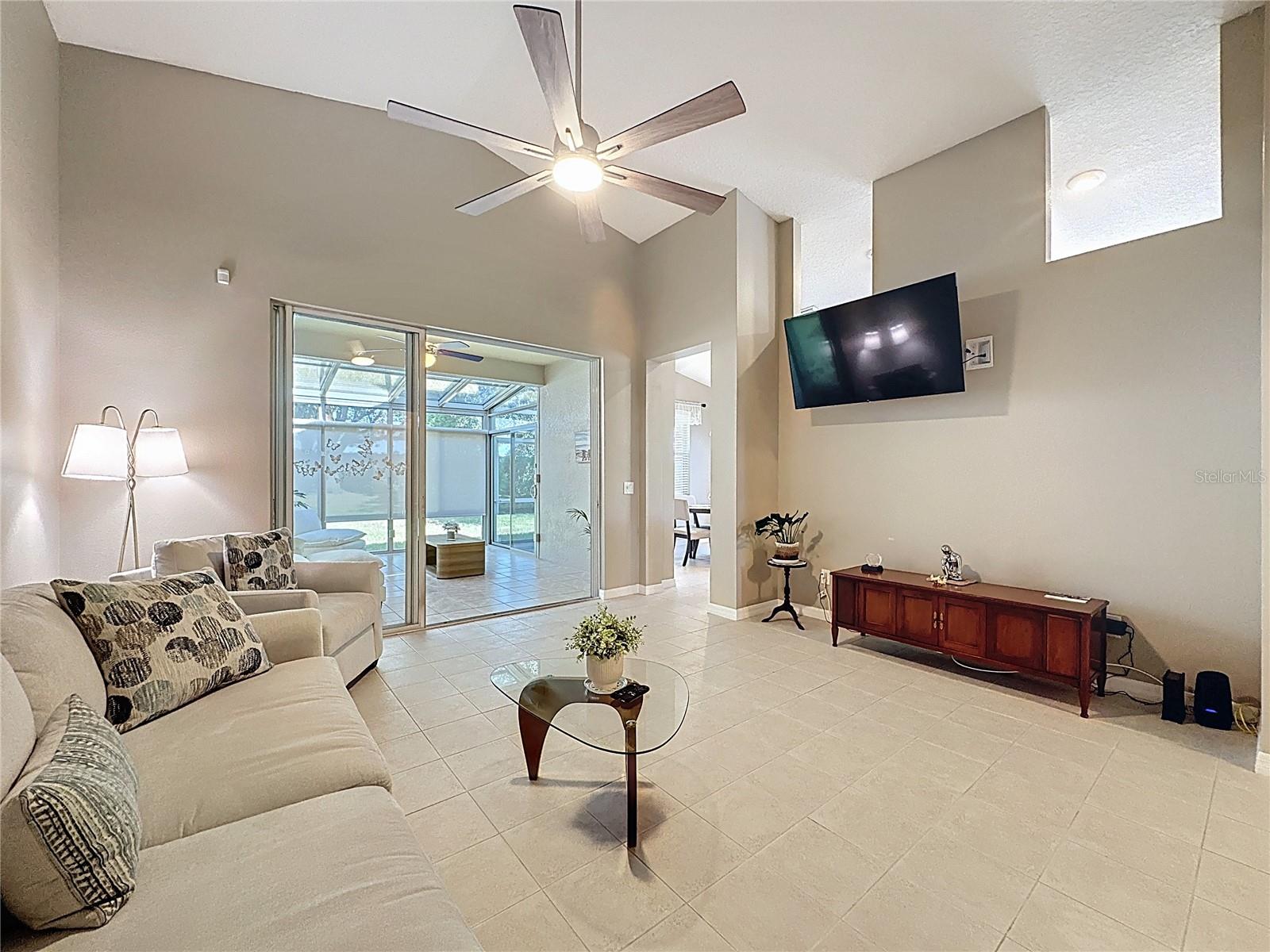 CASCADES OF GROVELAND (TRILOGY) - Residential