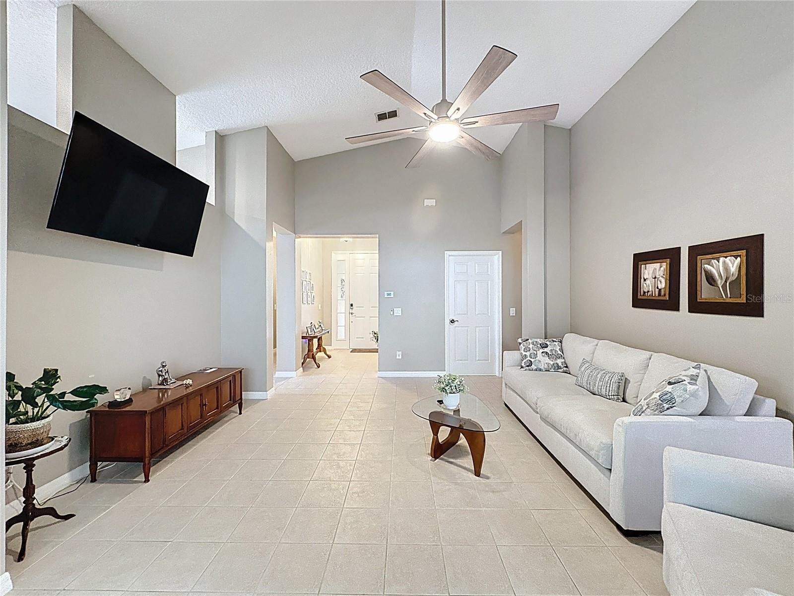 CASCADES OF GROVELAND (TRILOGY) - Residential