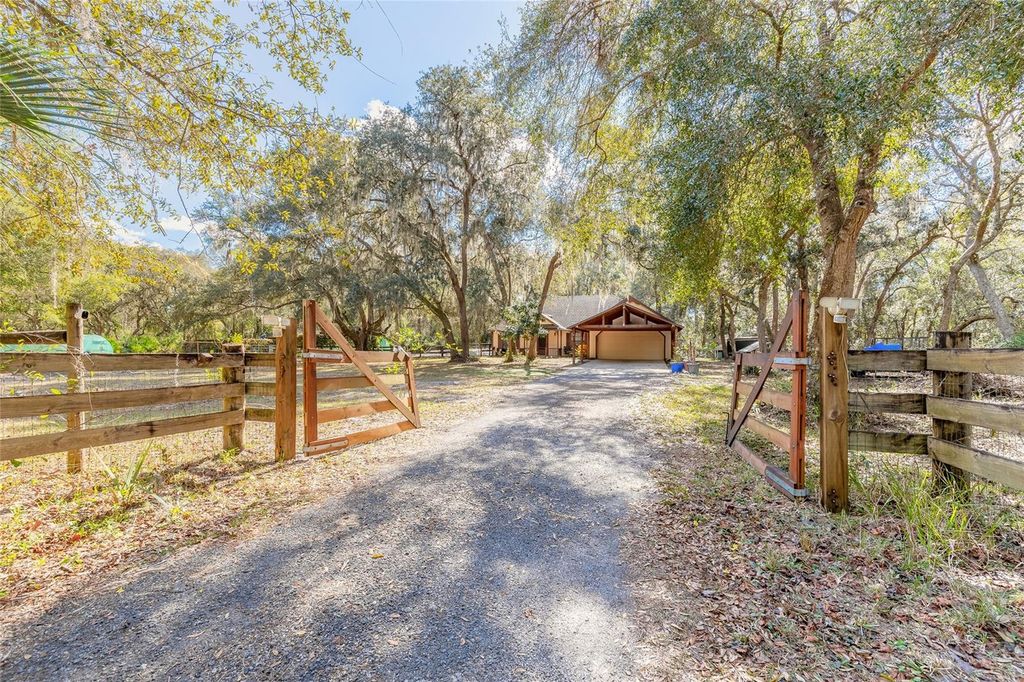 Photo of 1501 Dillard Road, Astor, FL 32102 (MLS # V4946849)