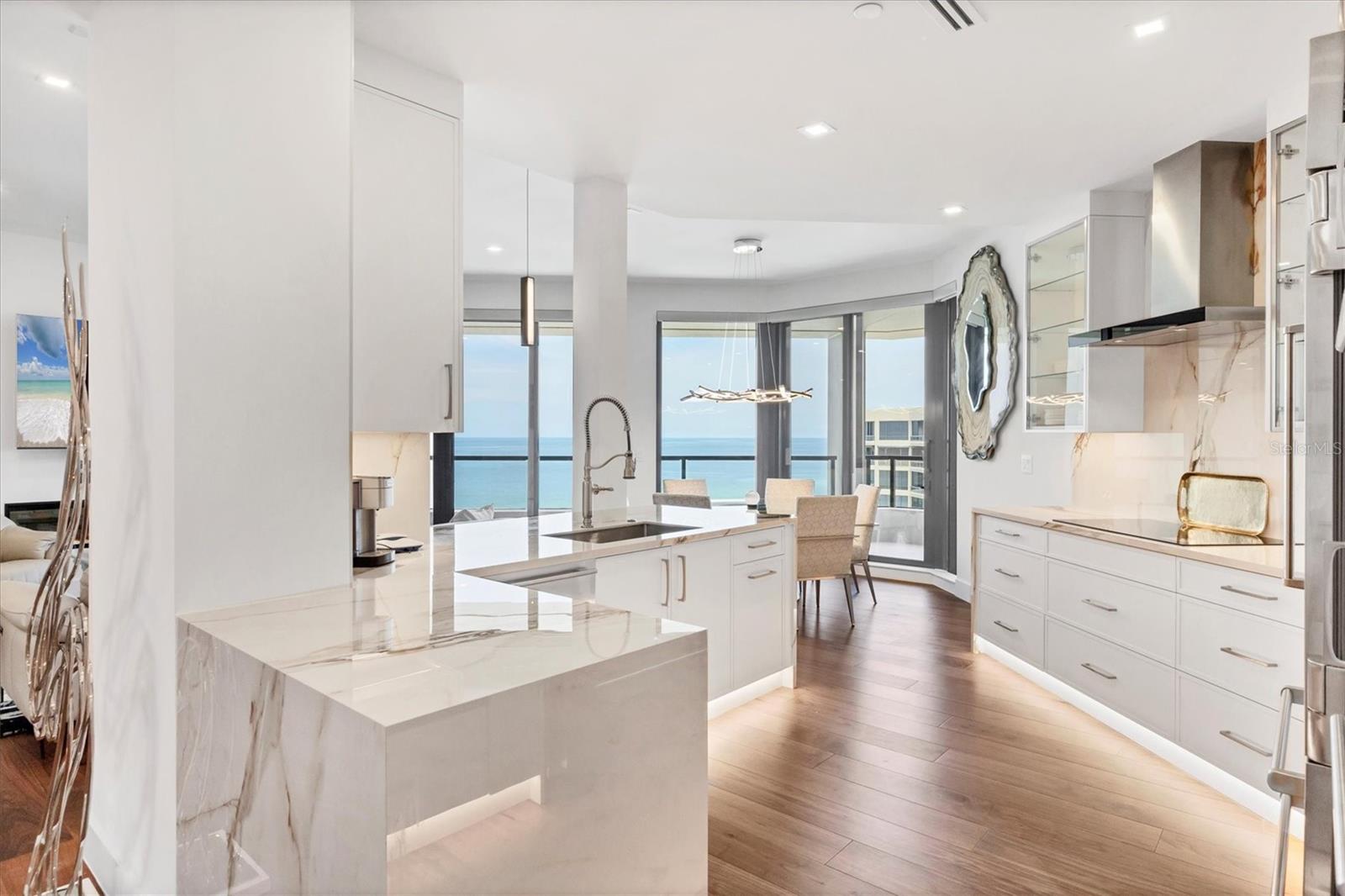 PROMENADE - Residential Lease