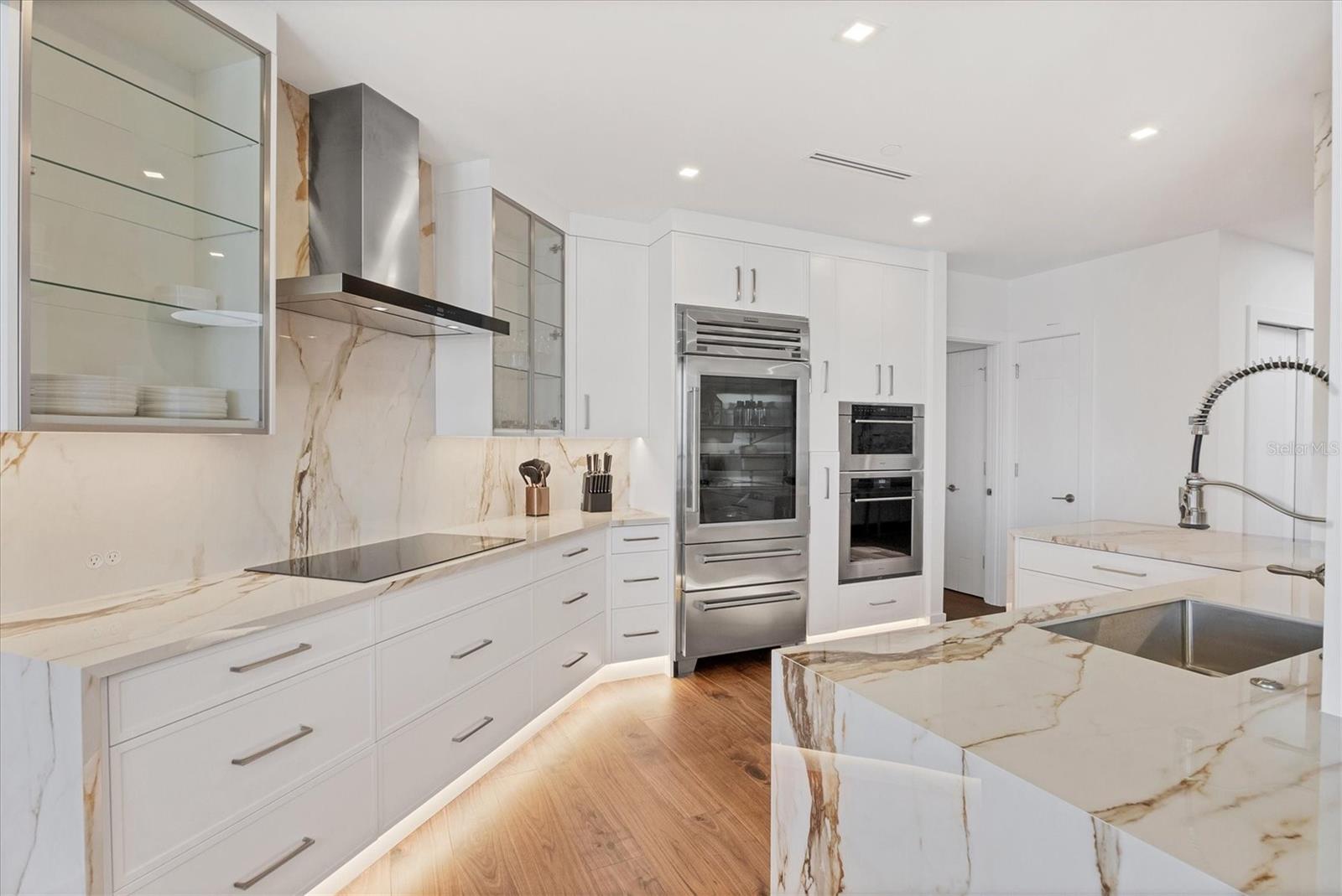 PROMENADE - Residential Lease