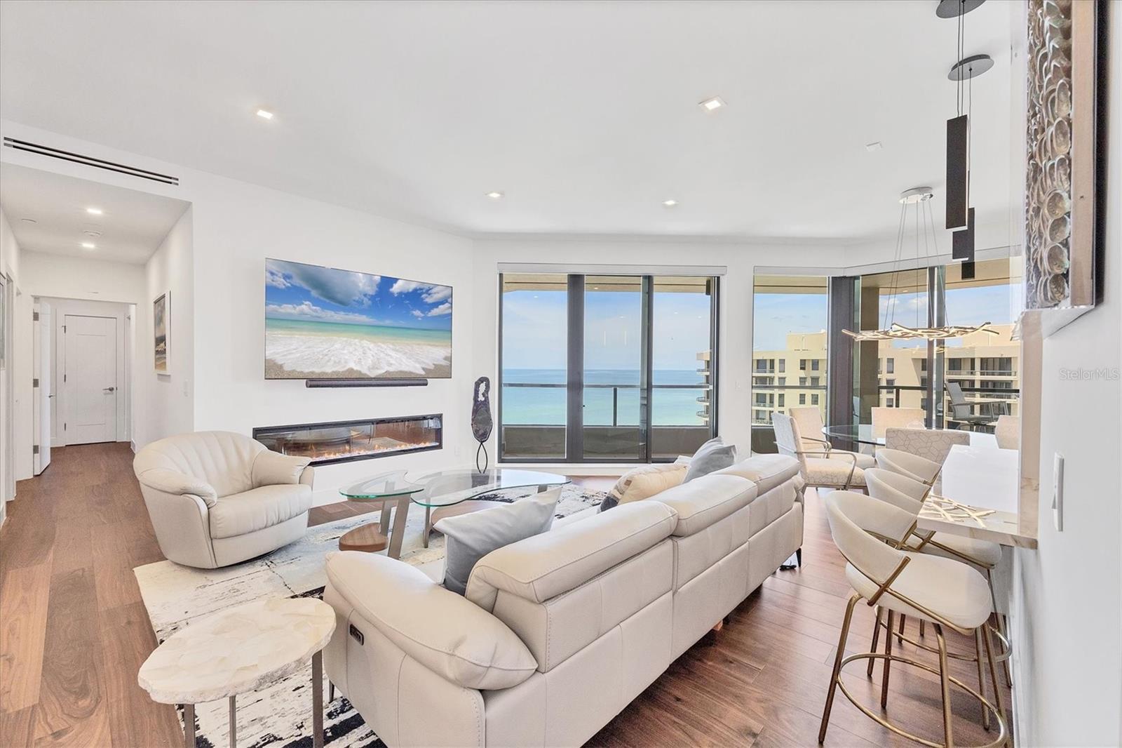 PROMENADE - Residential Lease