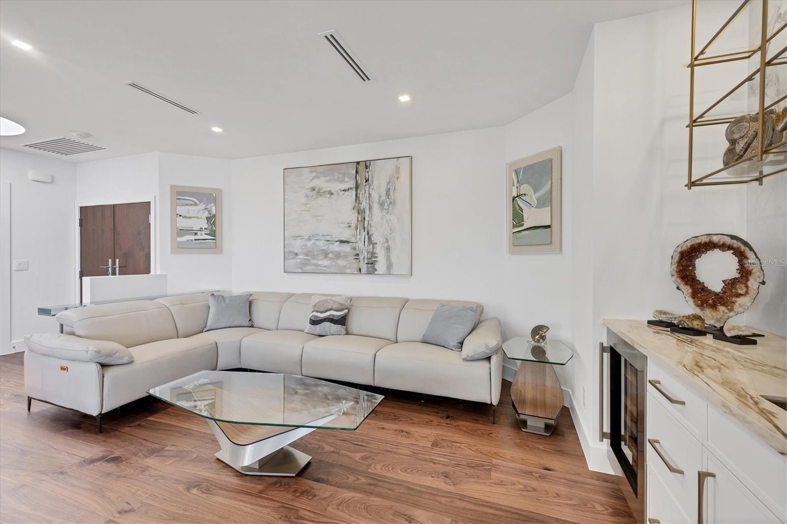 PROMENADE - Residential Lease