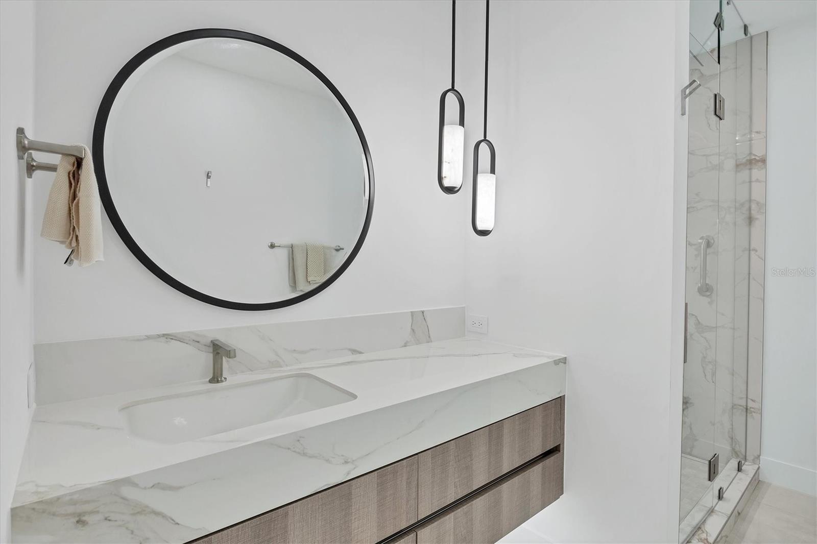 PROMENADE - Residential Lease