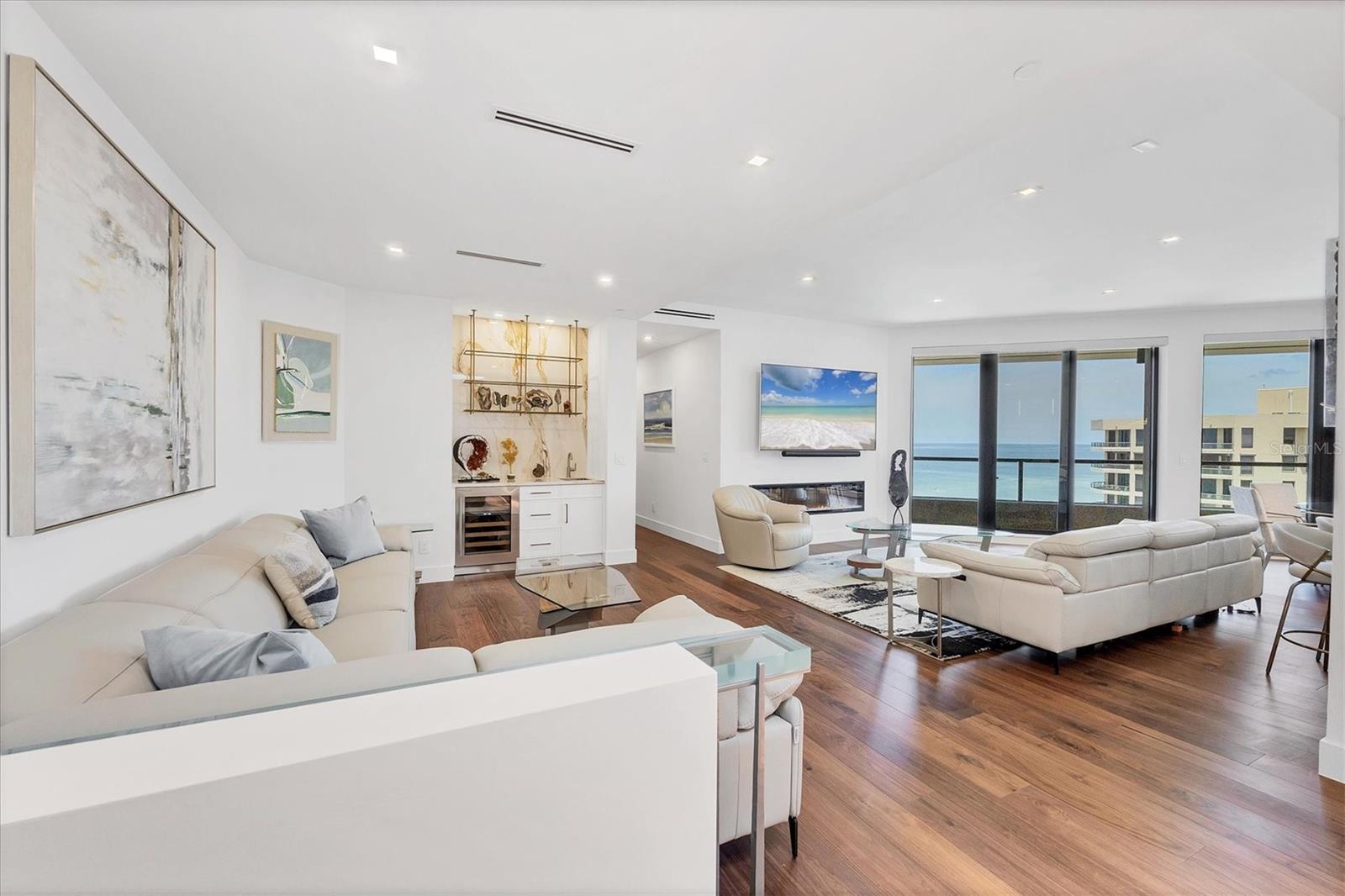 PROMENADE - Residential Lease