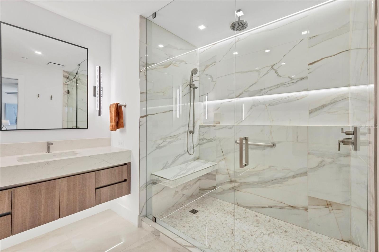 PROMENADE - Residential Lease