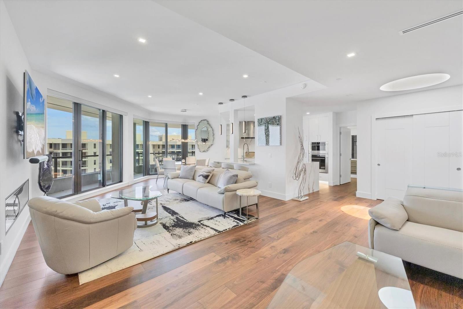 PROMENADE - Residential Lease