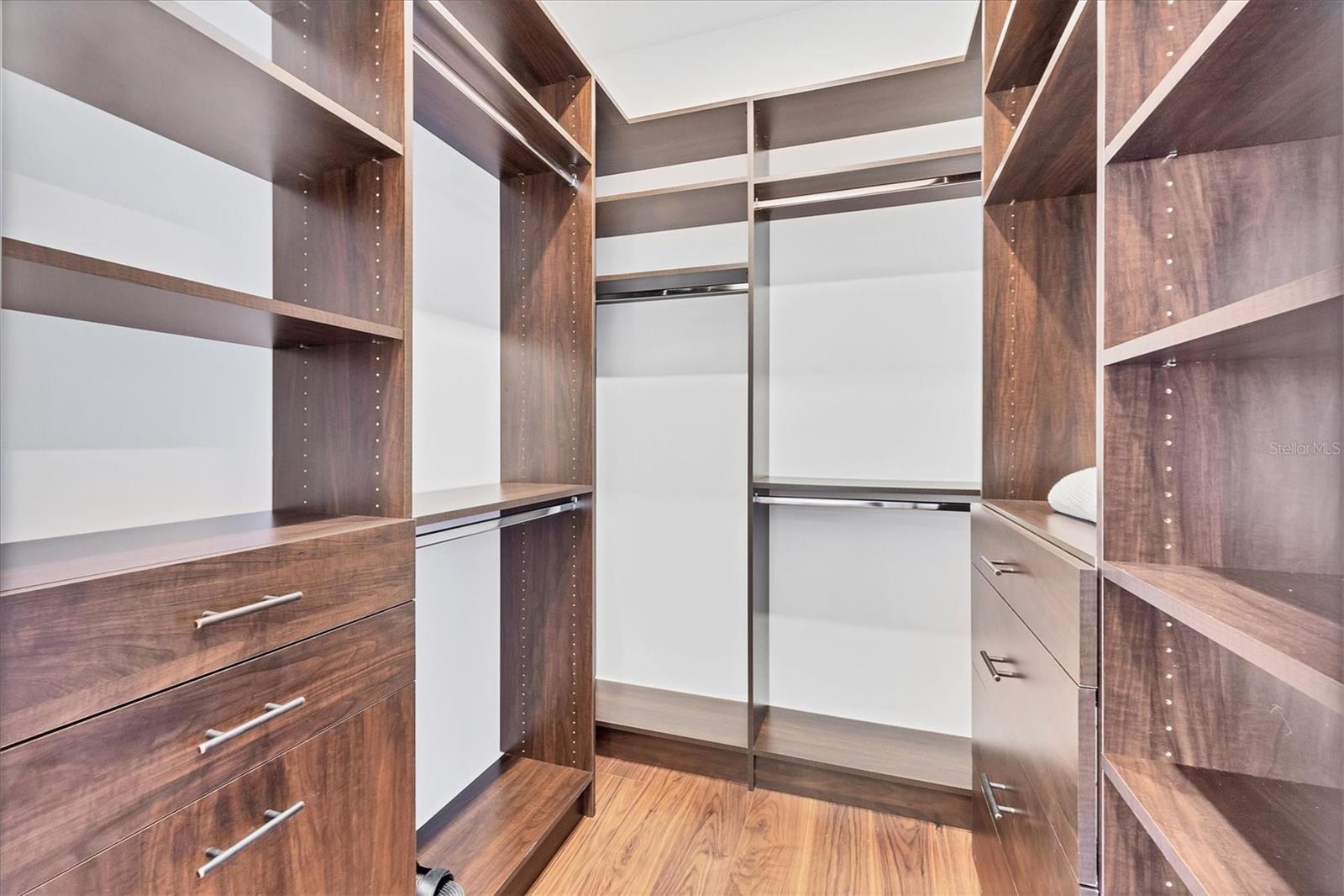 PROMENADE - Residential Lease