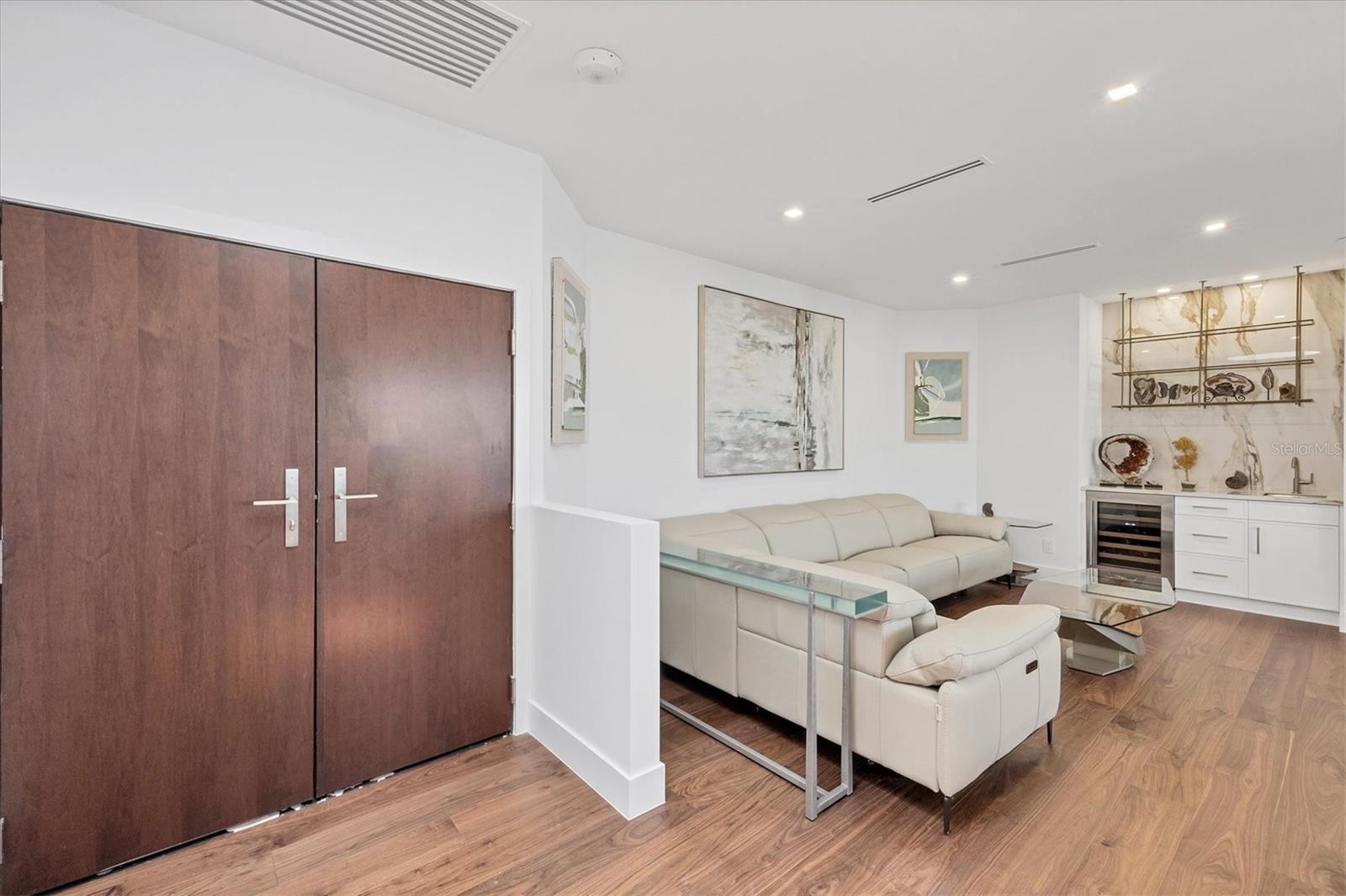 PROMENADE - Residential Lease