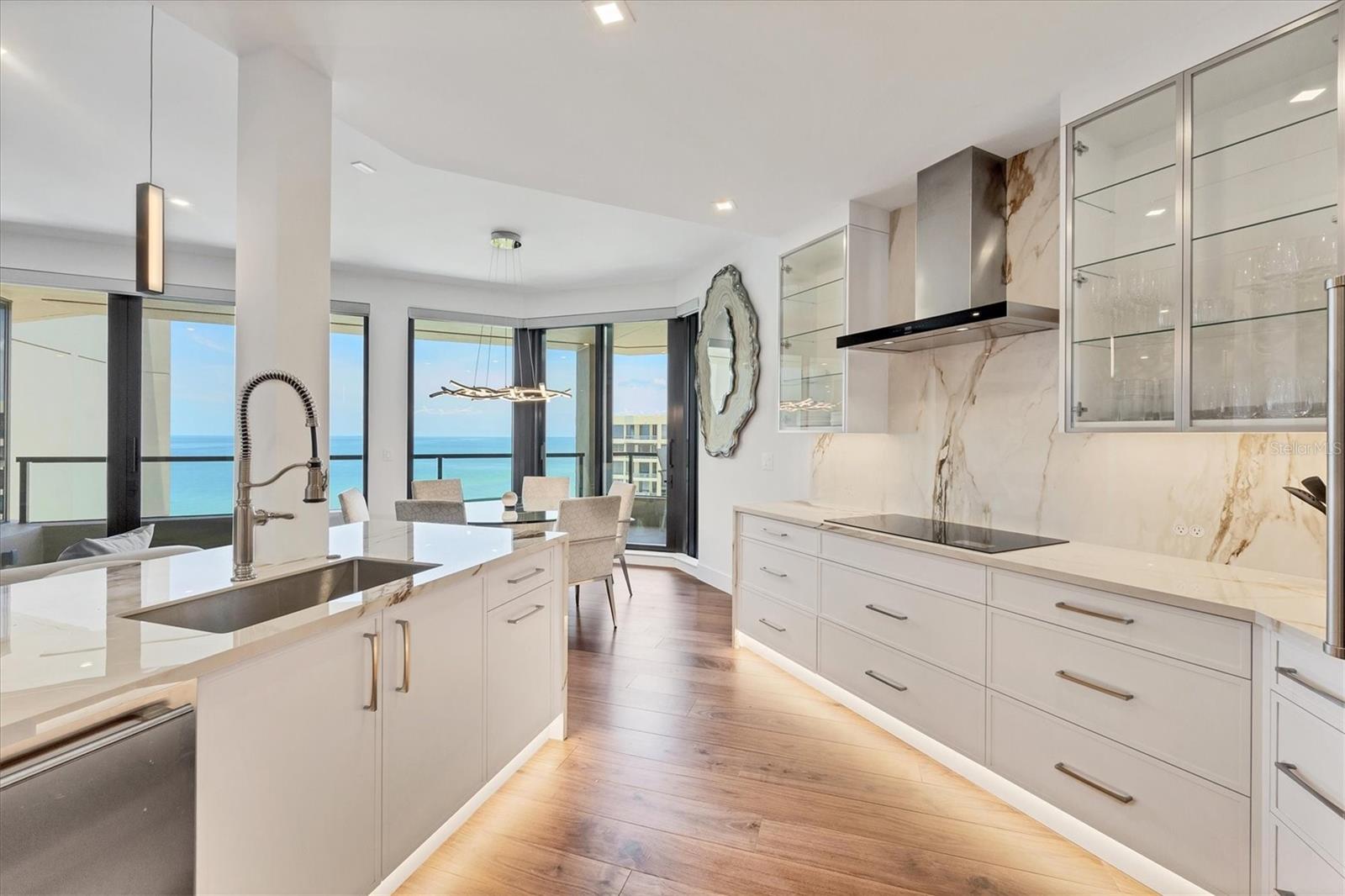 PROMENADE - Residential Lease