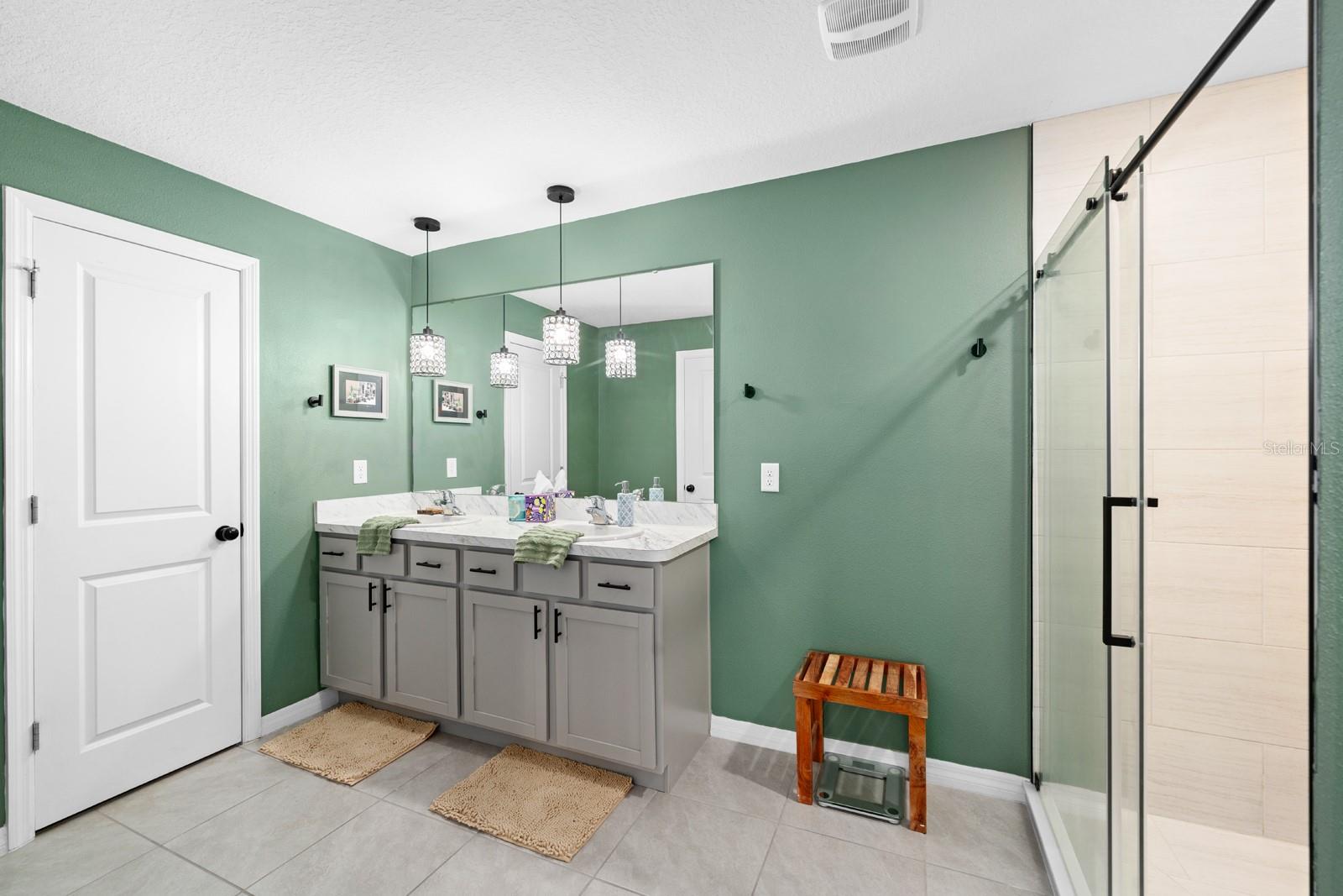 RIDGEWOOD - Residential