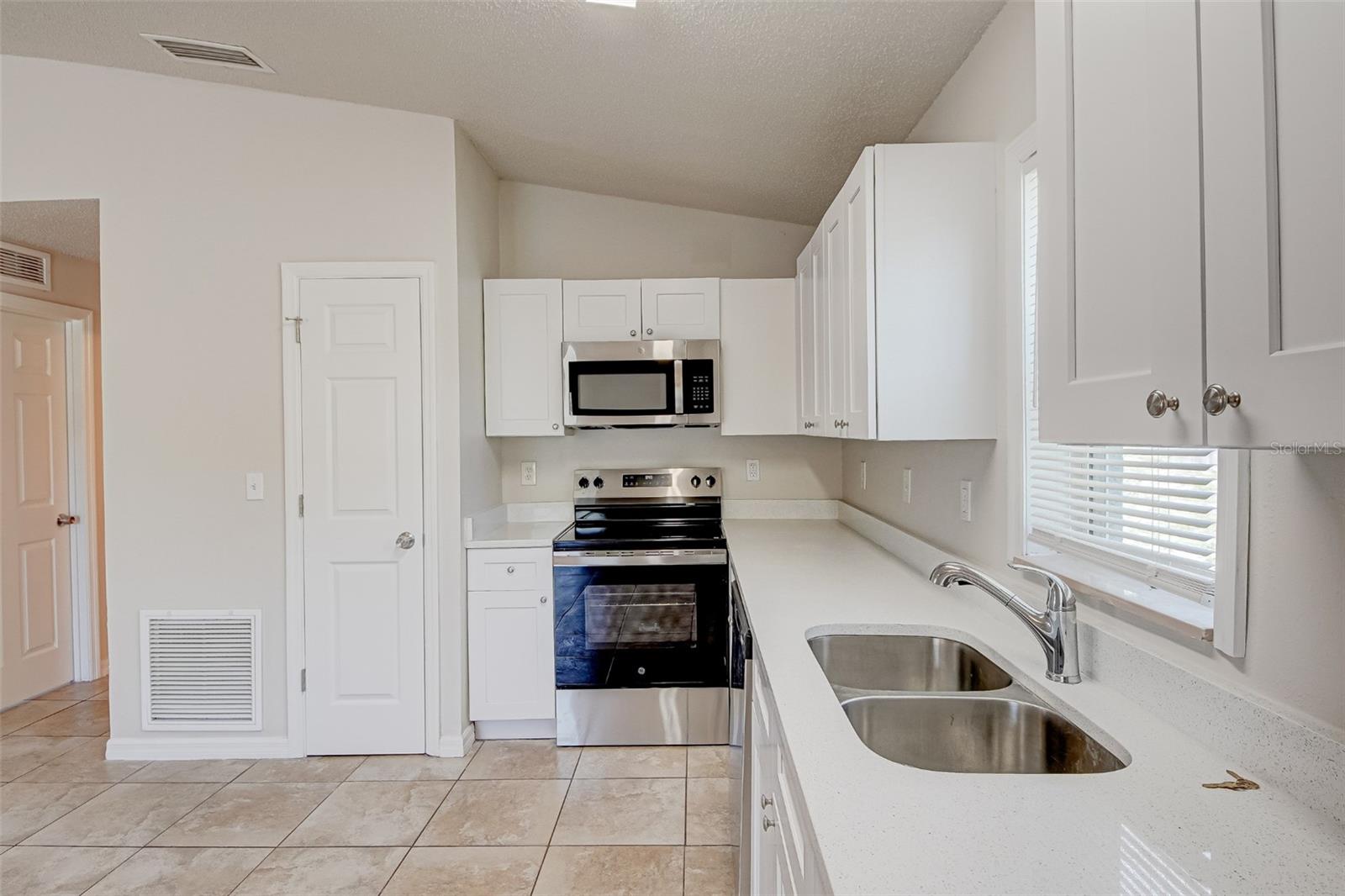 MASON HILLS - Residential