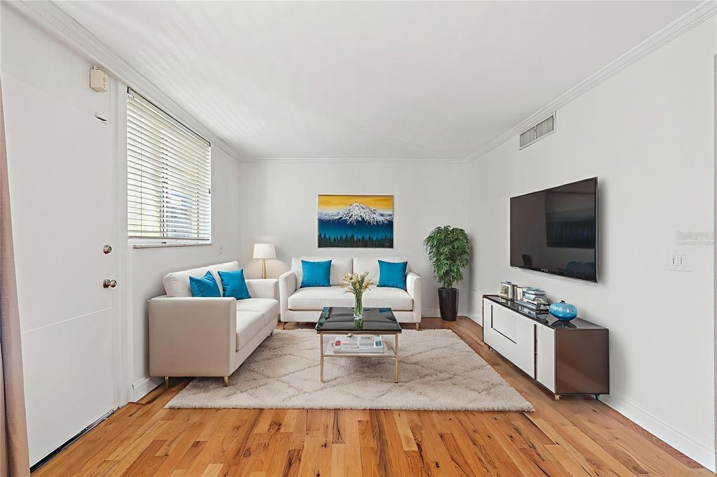 Photo of 1301 S Howard Avenue #C12, Tampa, FL 33606 (MLS # TB8446091)